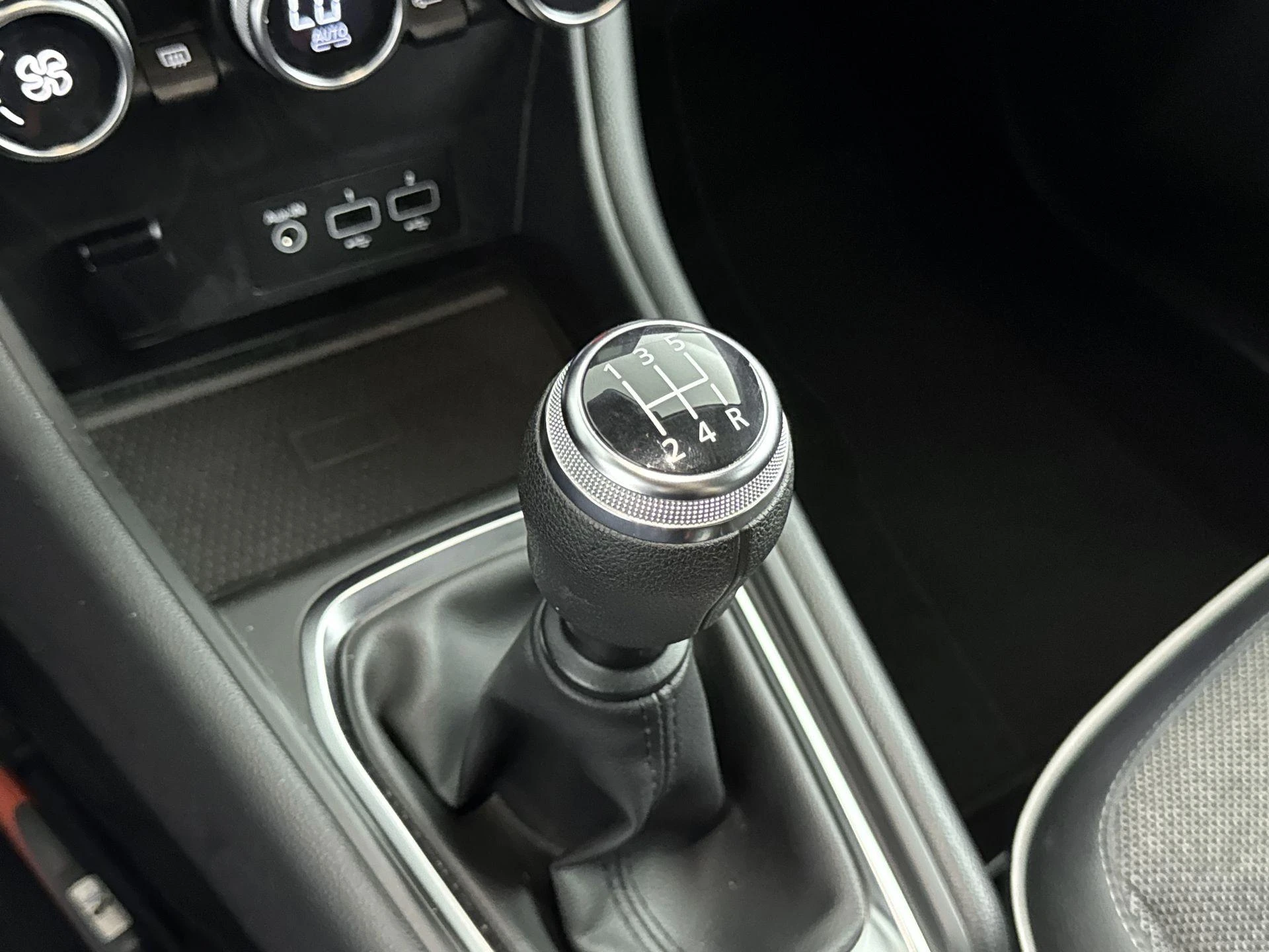 Renault-Captur-image-13