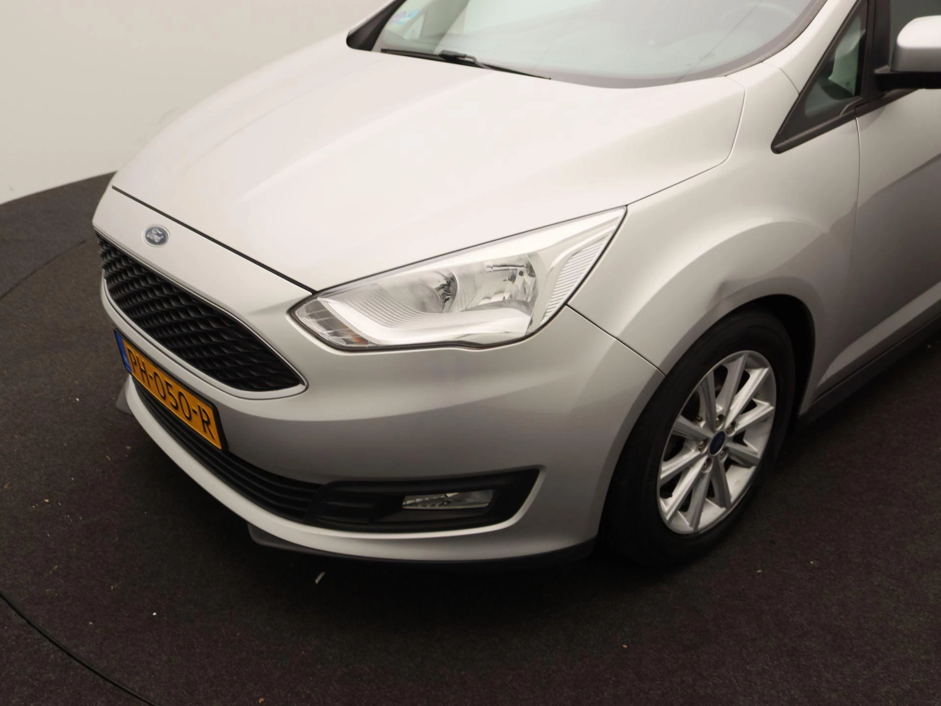 Ford-C-MAX-image-15