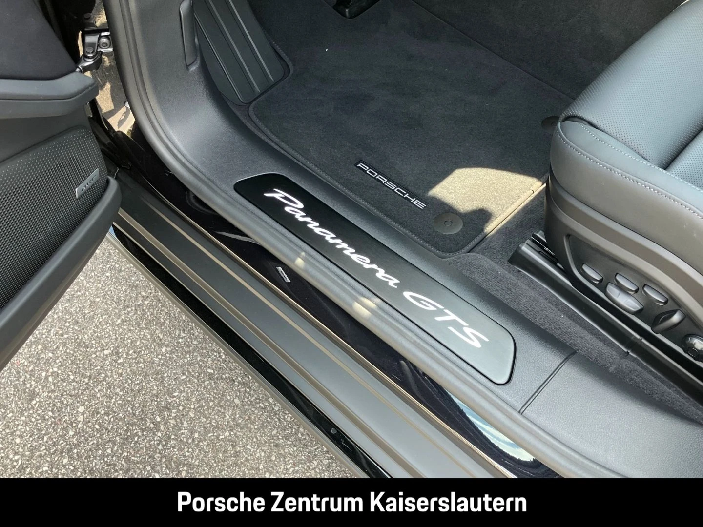 Porsche-Panamera-image-19