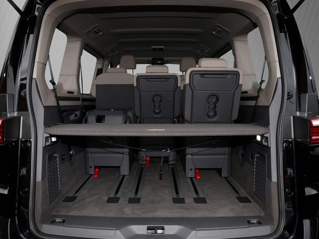 Volkswagen-Multivan-image-11