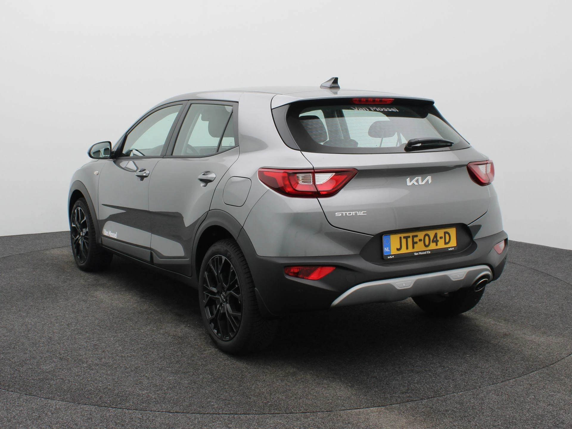 Kia-Stonic-image-1