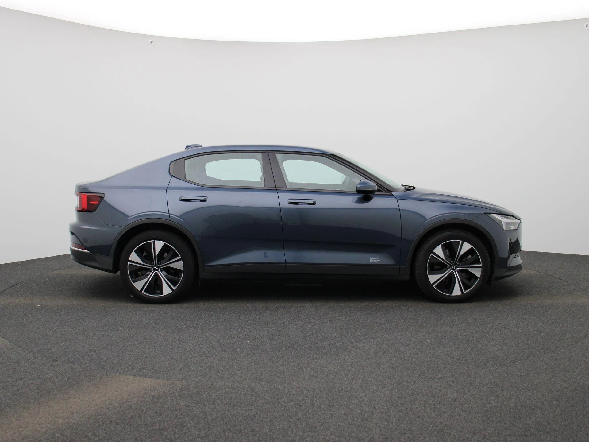 Polestar-2-image-5