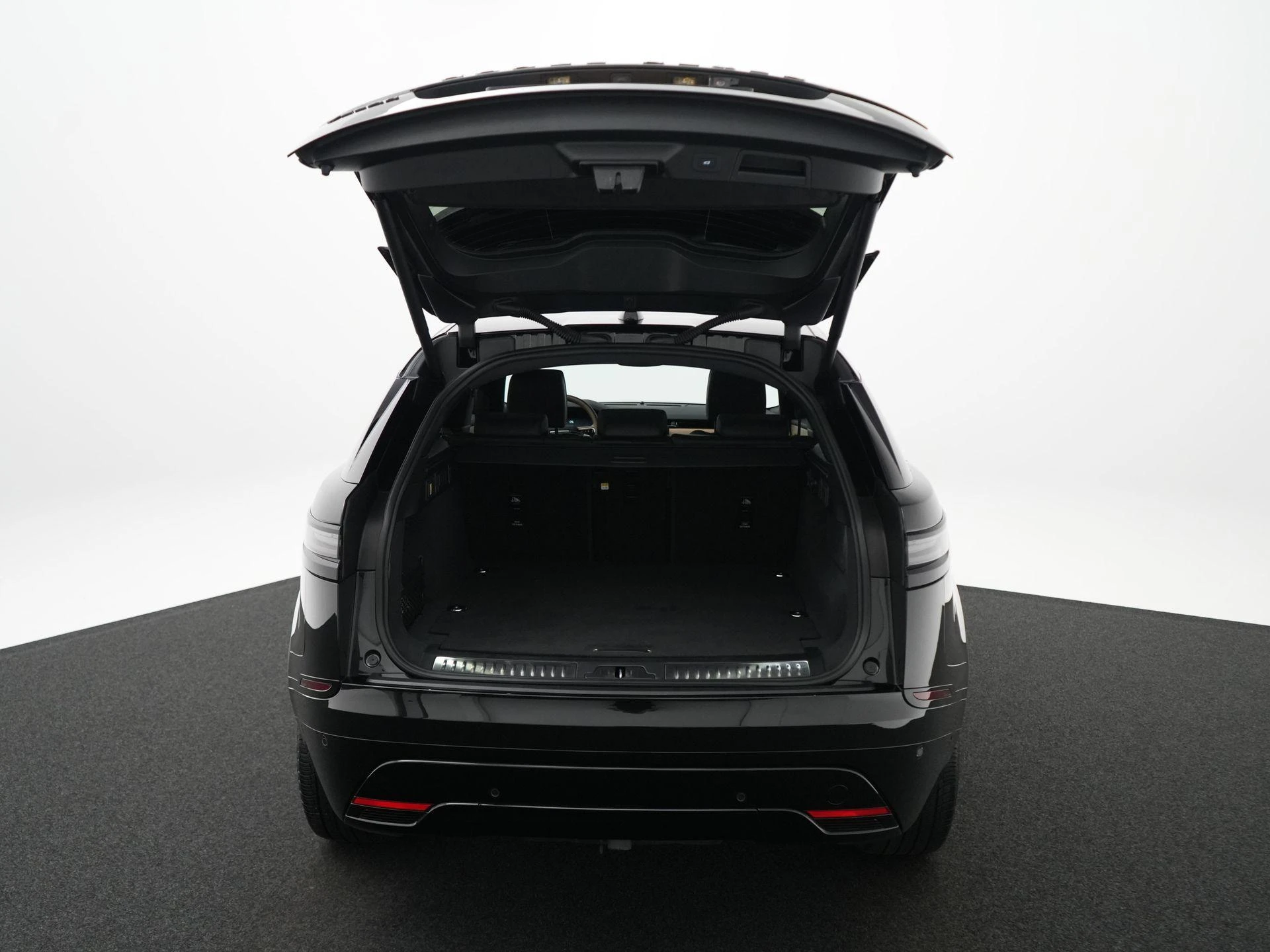 Land Rover-Range Rover Velar-image-52