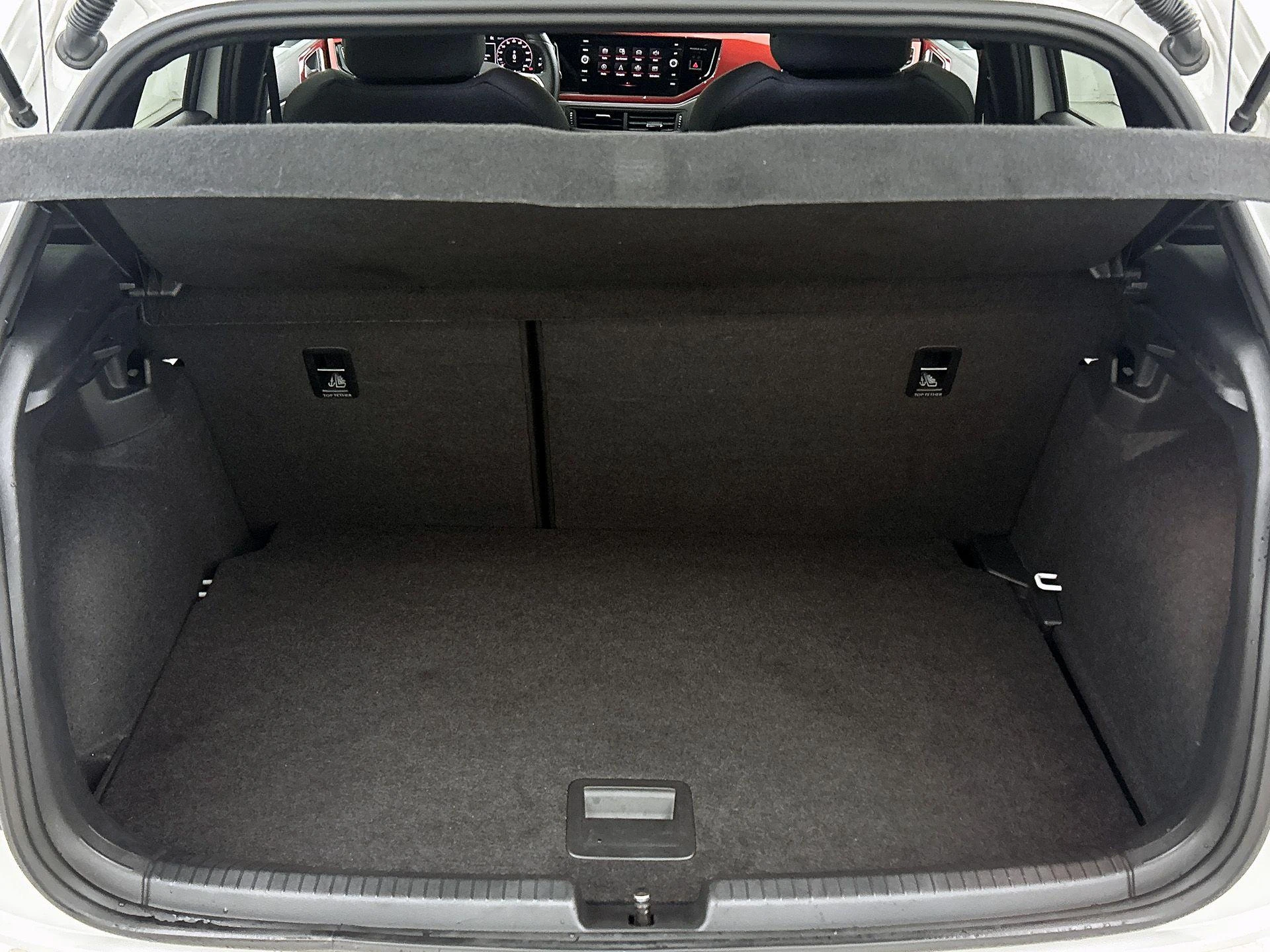 Volkswagen-Polo-image-31