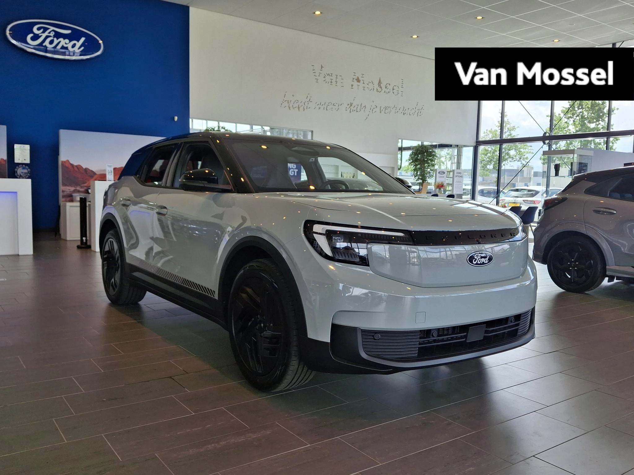 Ford-Explorer EV-image-0