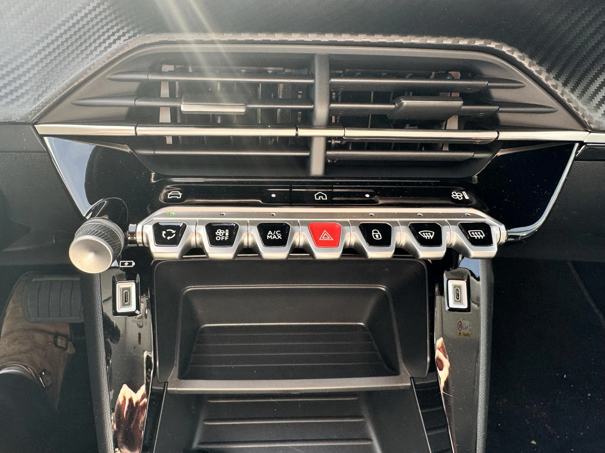 Peugeot-208-image-13