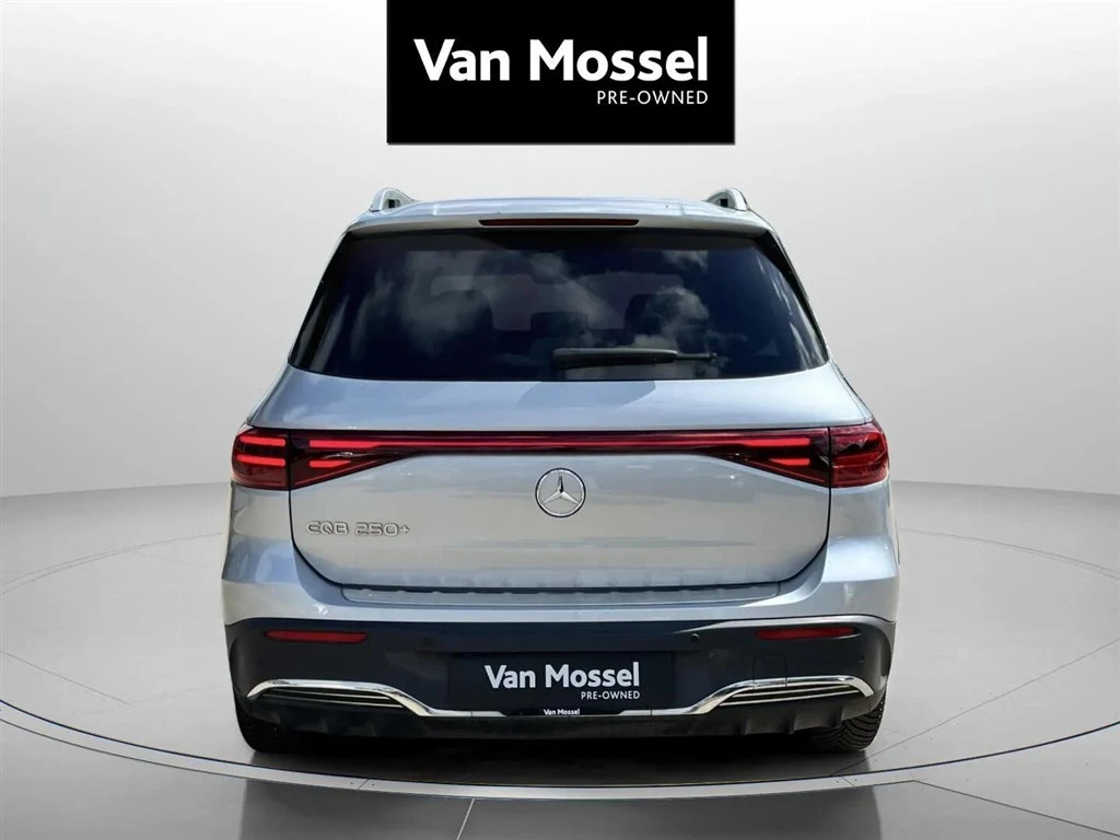Mercedes-Benz-EQB-image-5