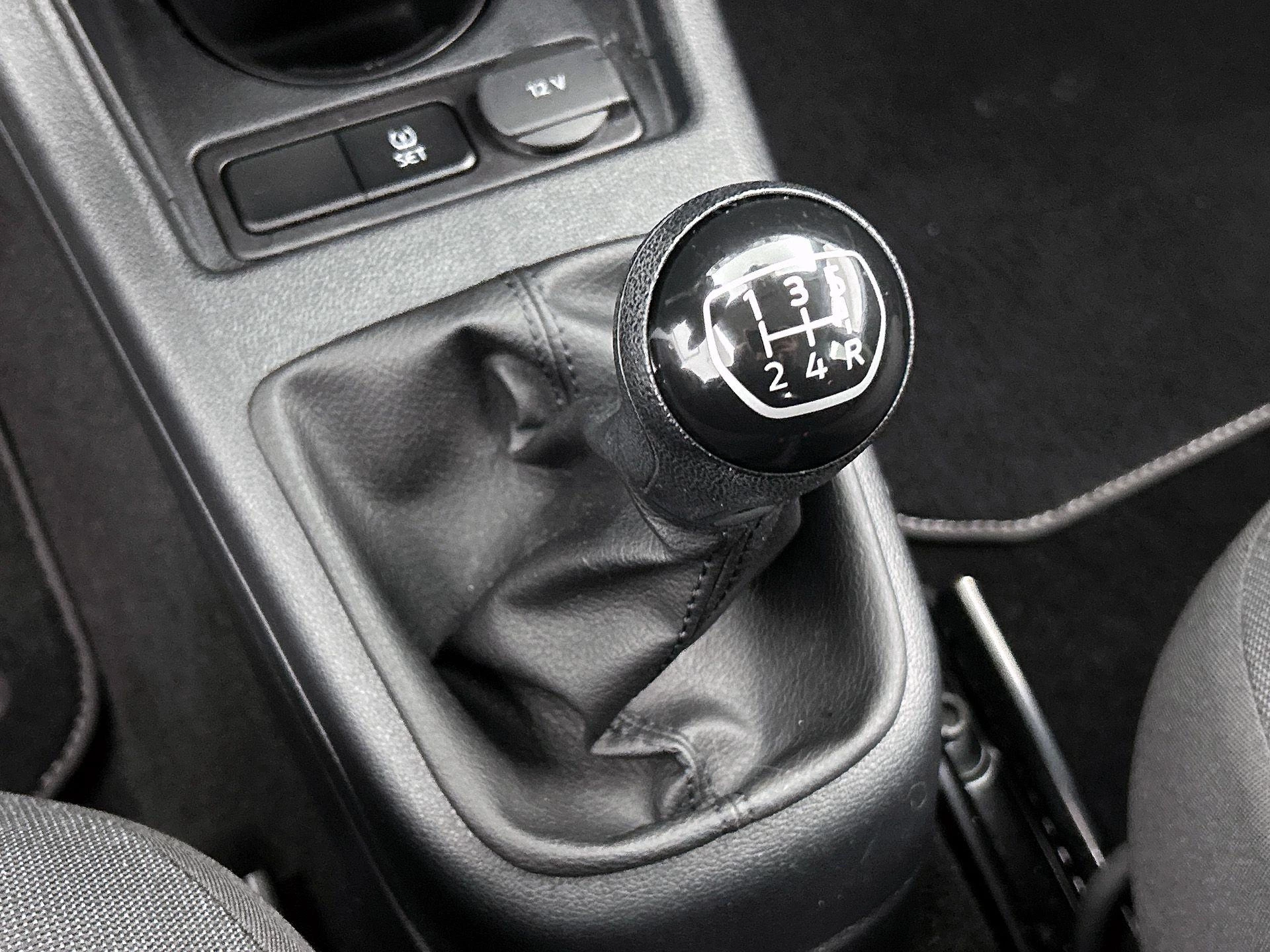 Volkswagen-up!-image-22