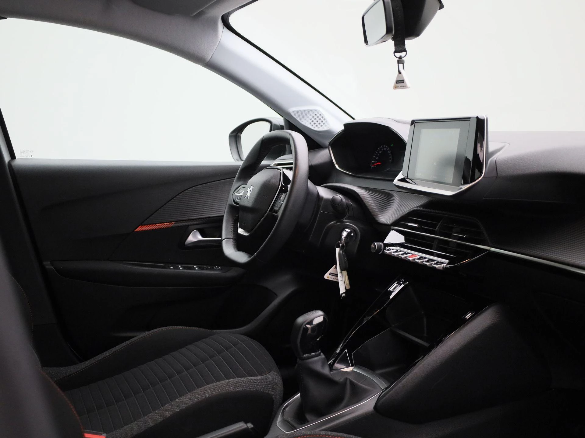 Peugeot-208-image-25