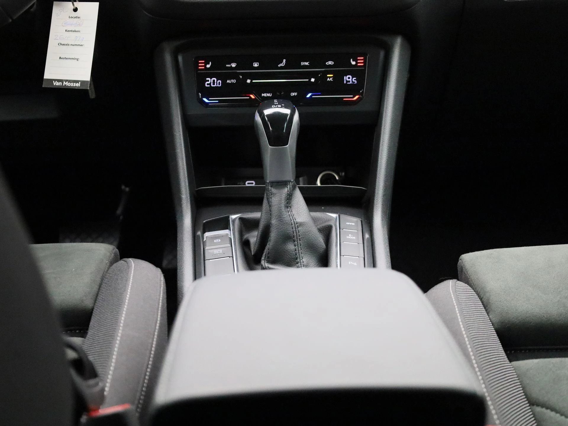 Volkswagen-Tiguan-image-9