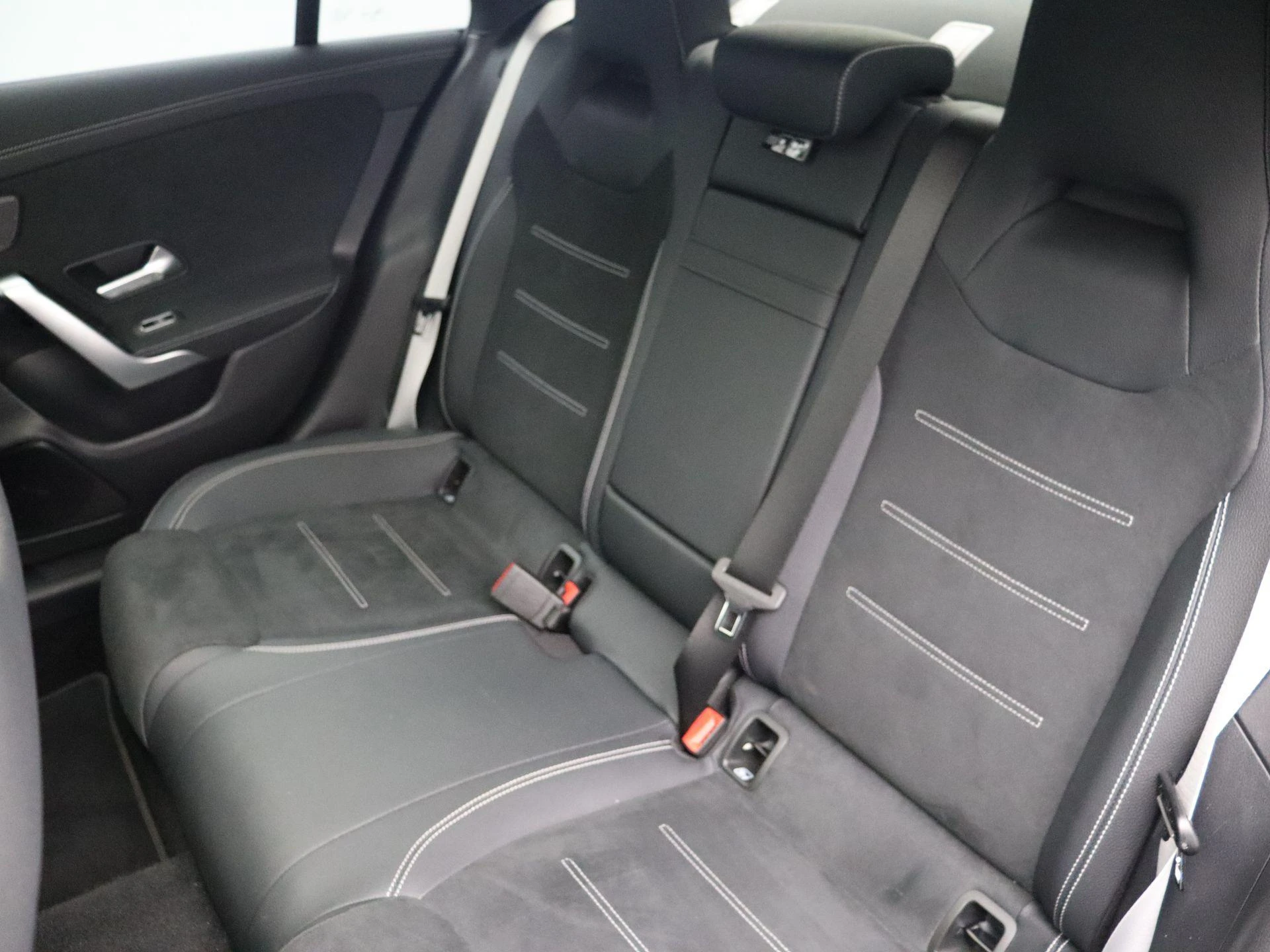 Mercedes-Benz-CLA-image-15