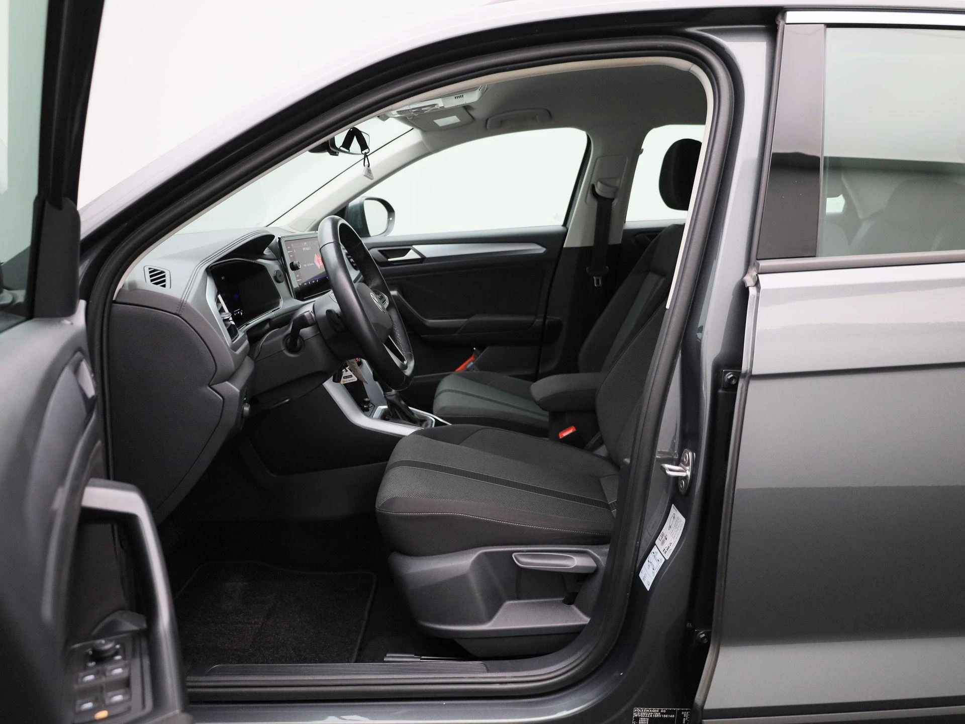 Volkswagen-T-Roc-image-8