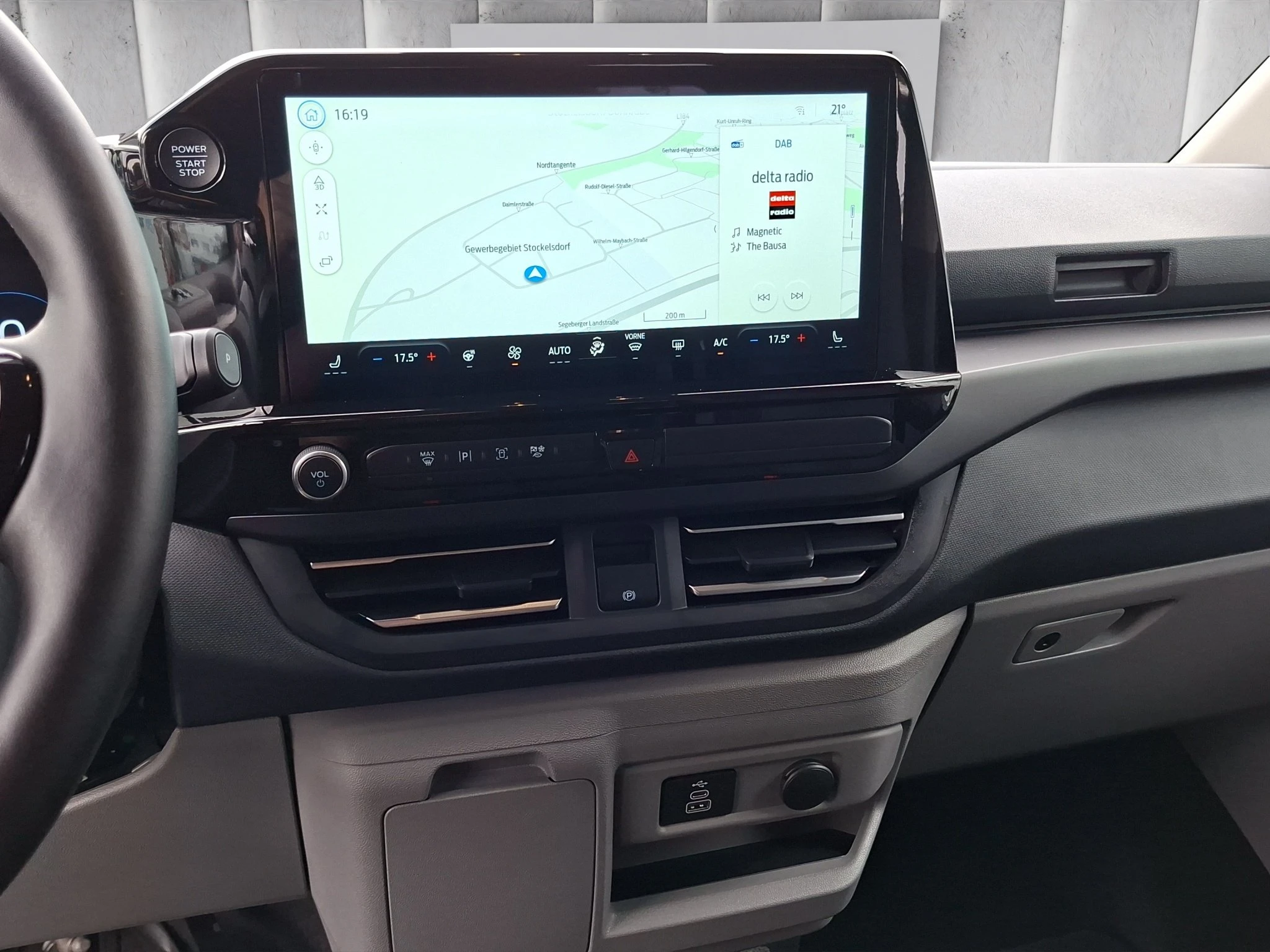 Ford-Tourneo Custom-image-13