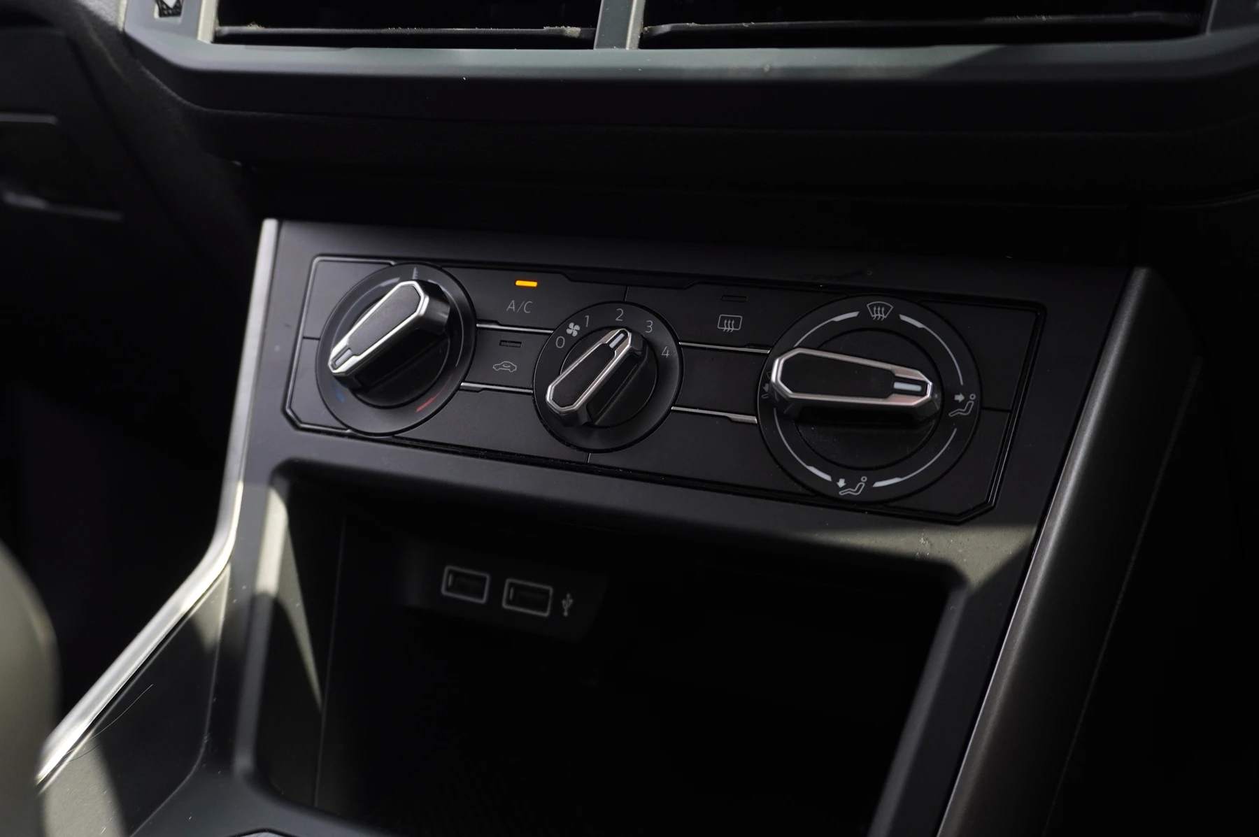 Volkswagen-Polo-image-29