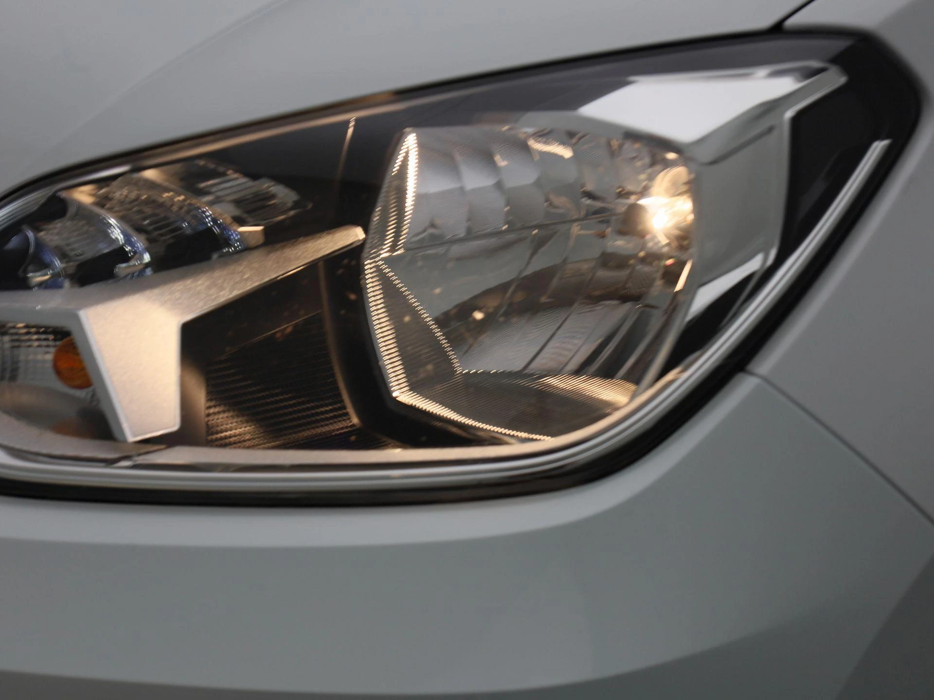 Volkswagen-up!-image-12