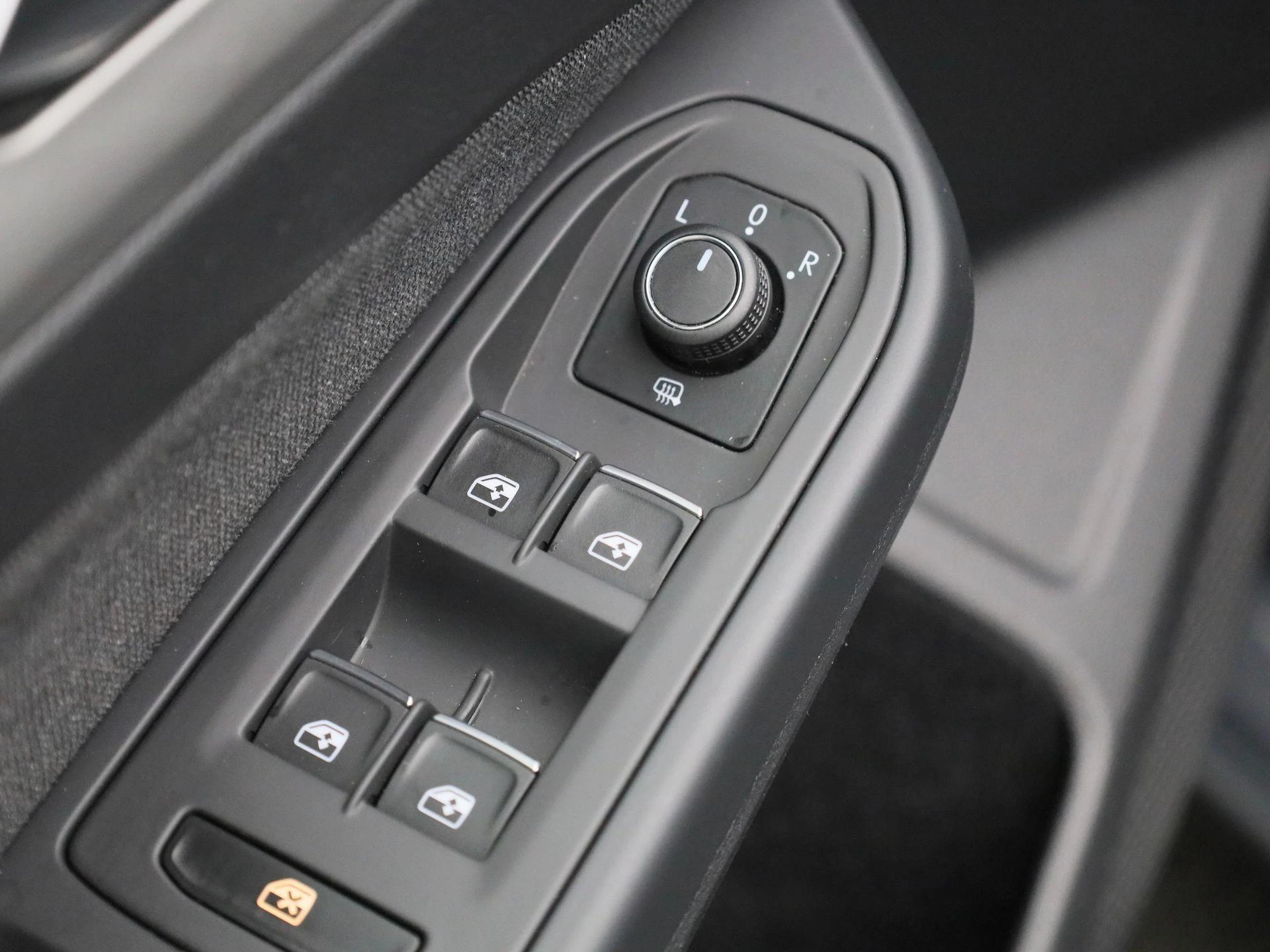 Volkswagen-Golf-image-31