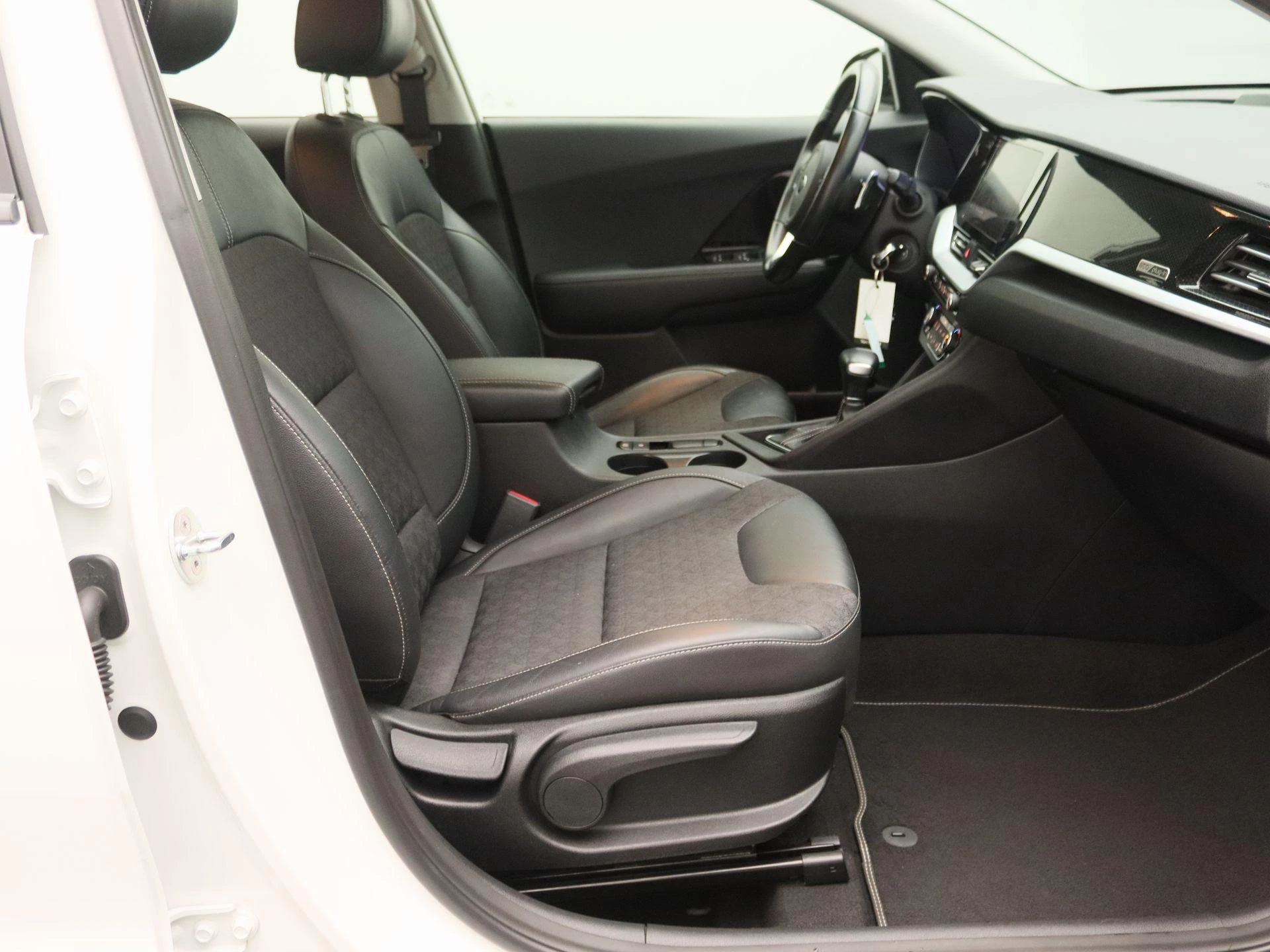 Kia-Niro-image-23