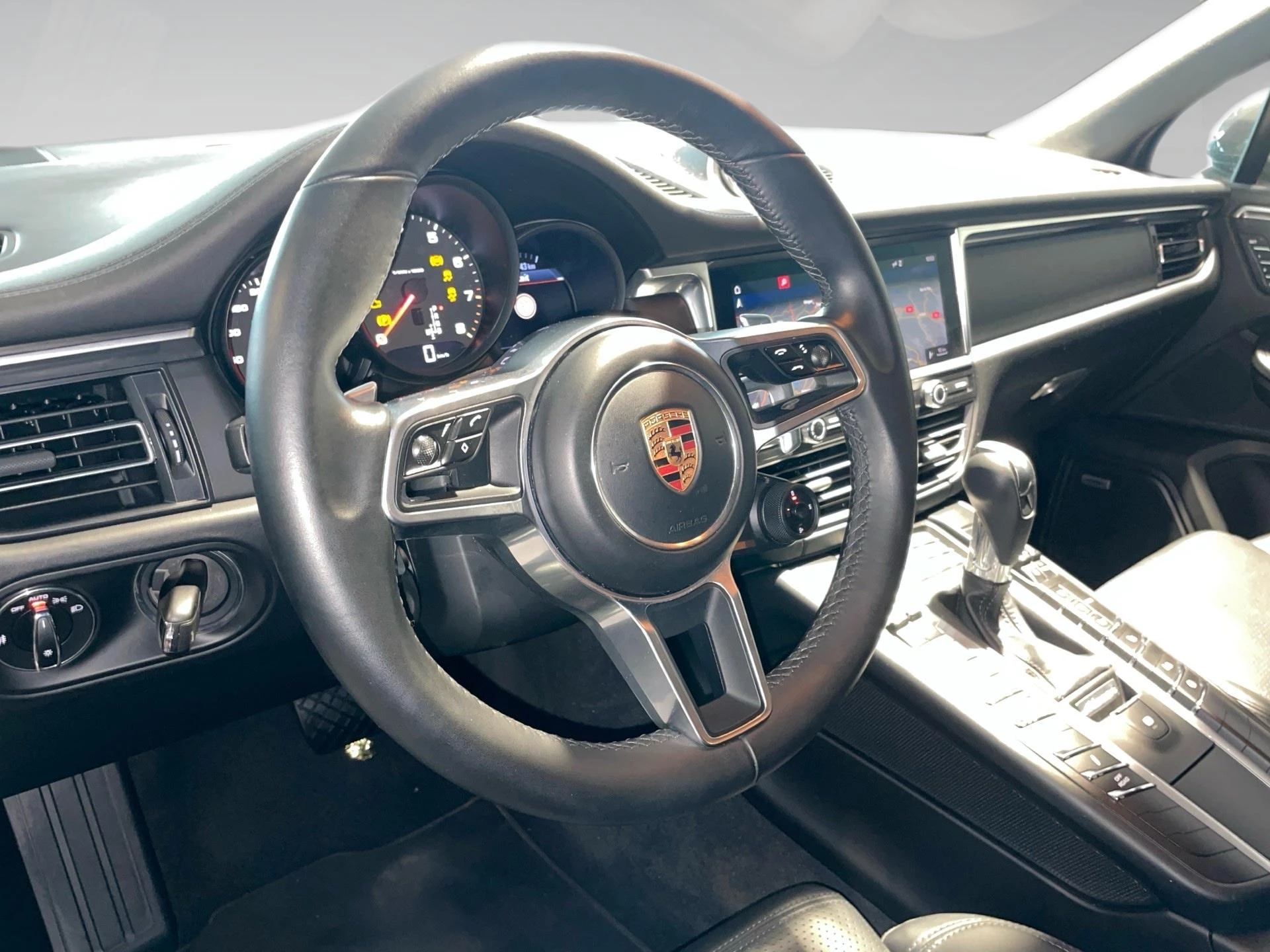 Porsche-Macan-image-7