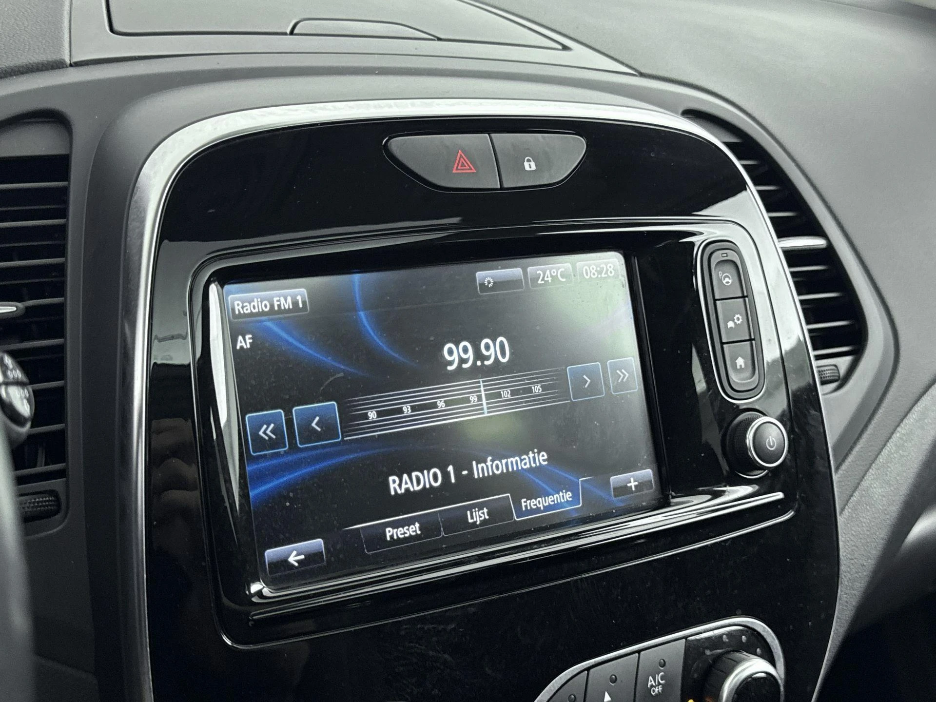 Renault-Captur-image-6