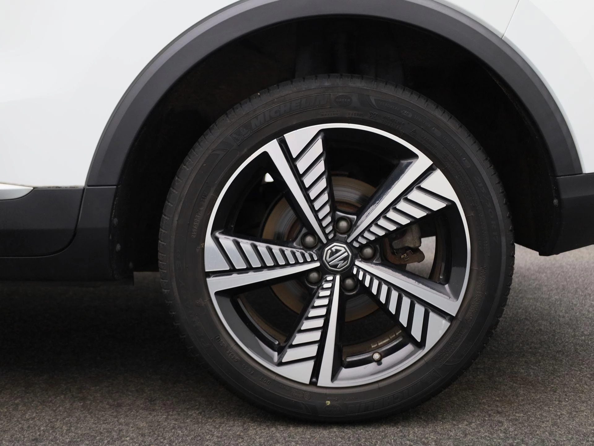 MG-ZS EV-image-12