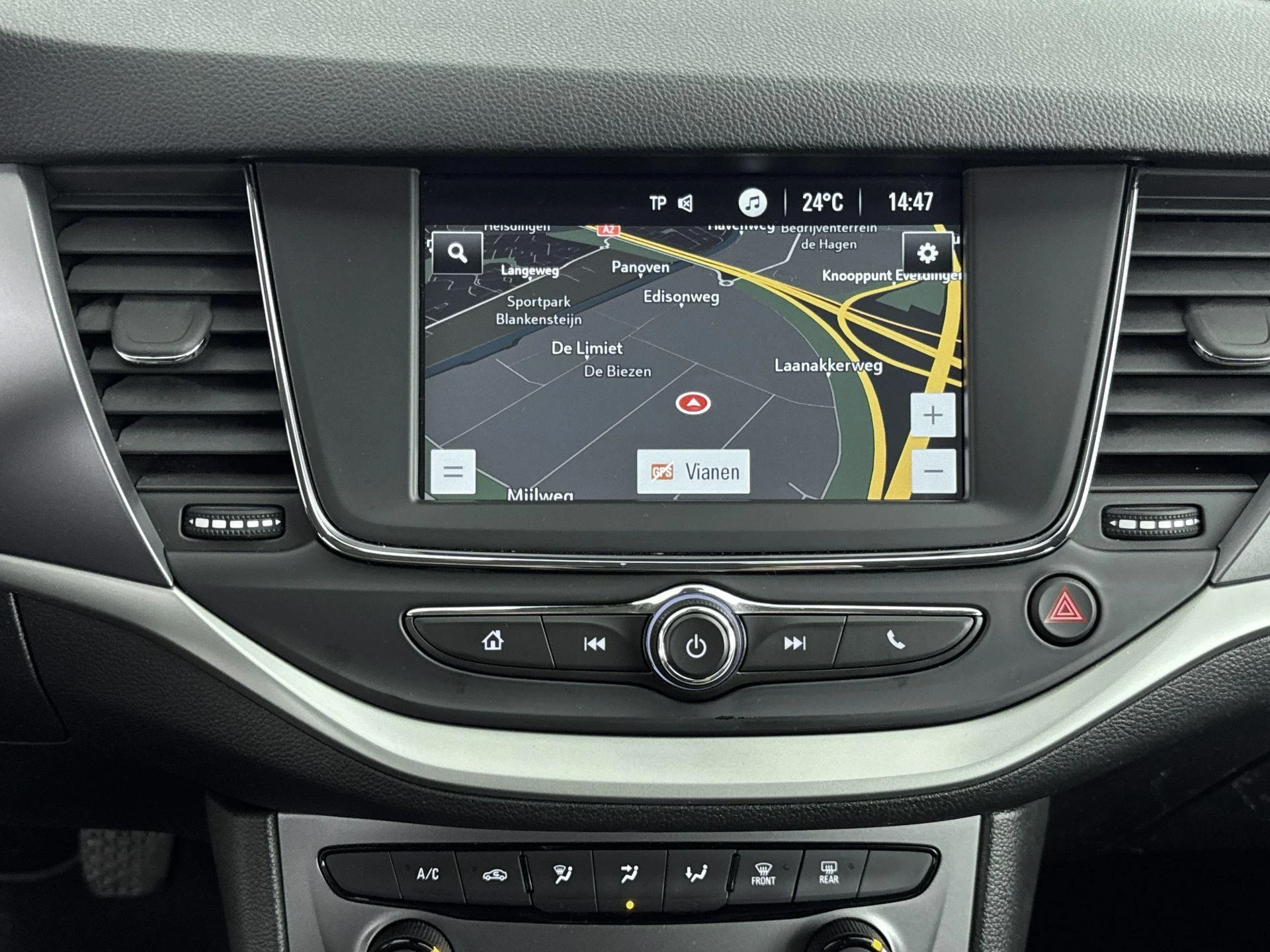 Opel-Astra-image-21