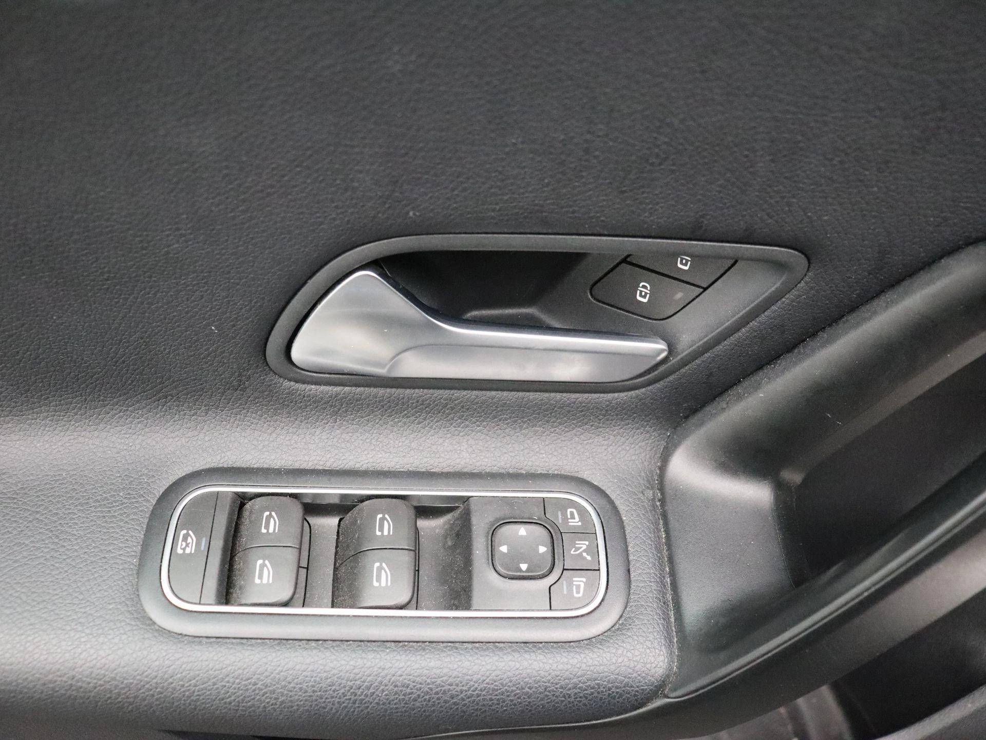 Mercedes-Benz A-Klasse 160 + CARPLAY + SENSOREN + CAMERA +