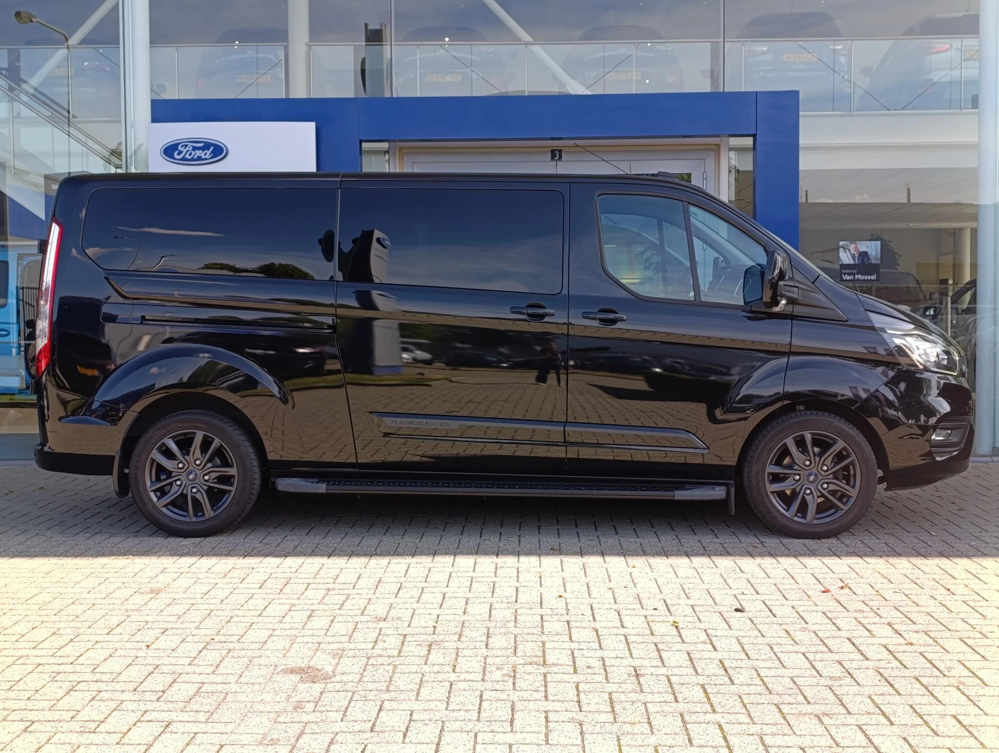 Ford-Transit Custom-image-4