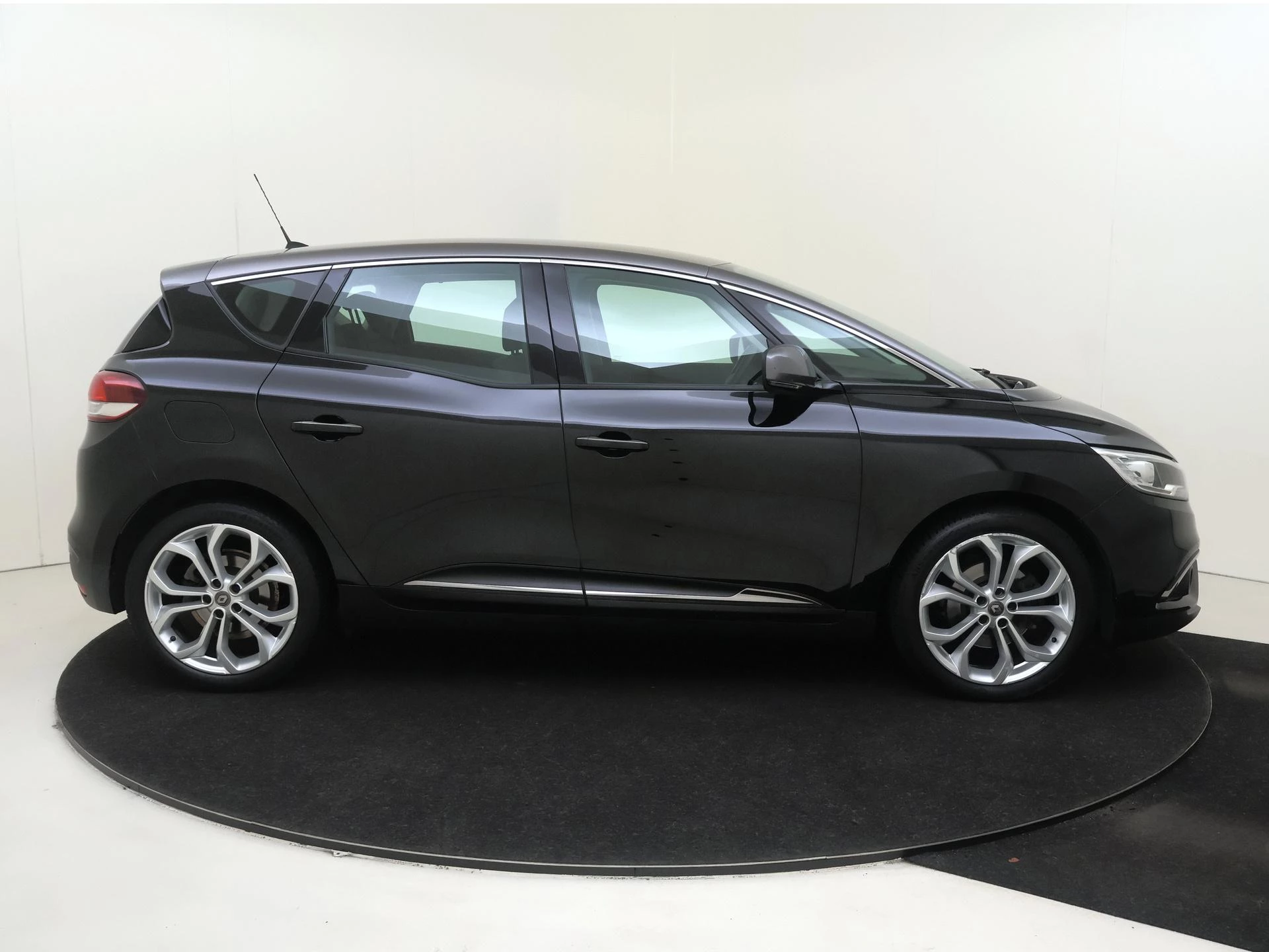 Renault-Scénic-image-8