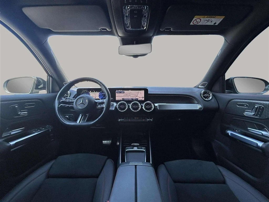 Mercedes-Benz-EQB-image-12