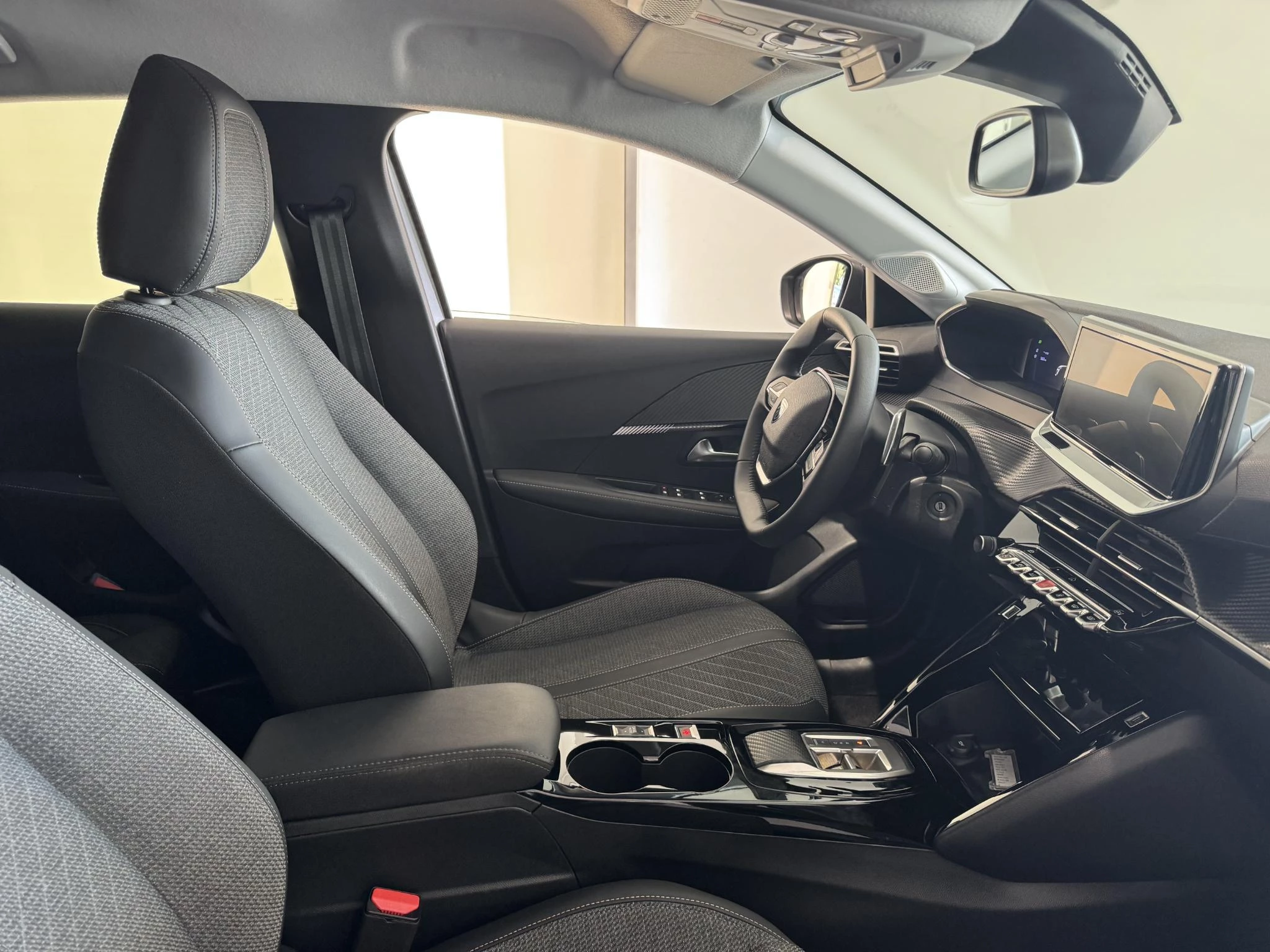 Peugeot-208-image-9