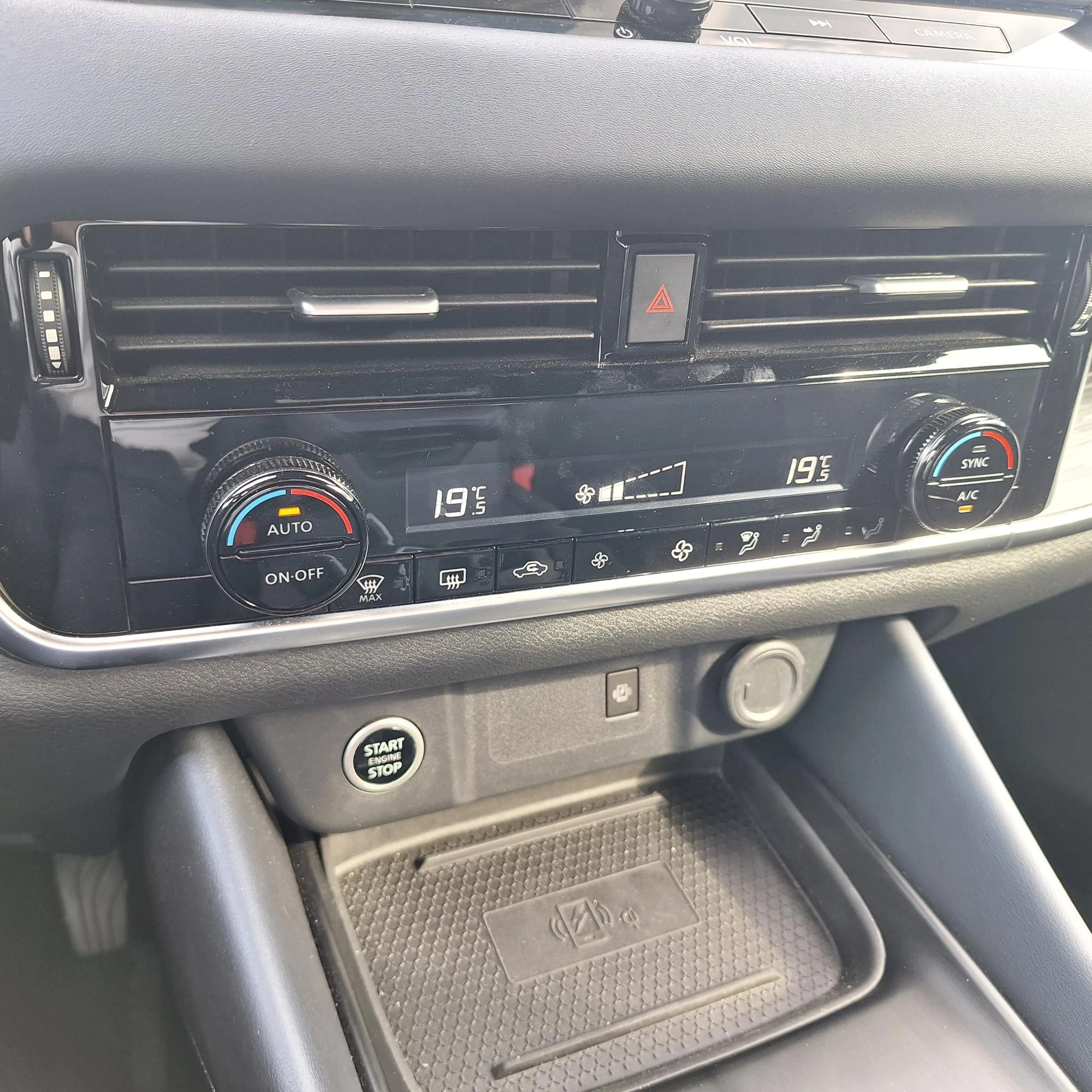 Nissan-QASHQAI-image-22