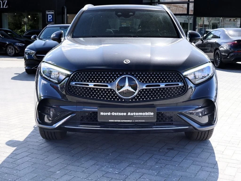 Mercedes-Benz-GLC 300 d-image-3