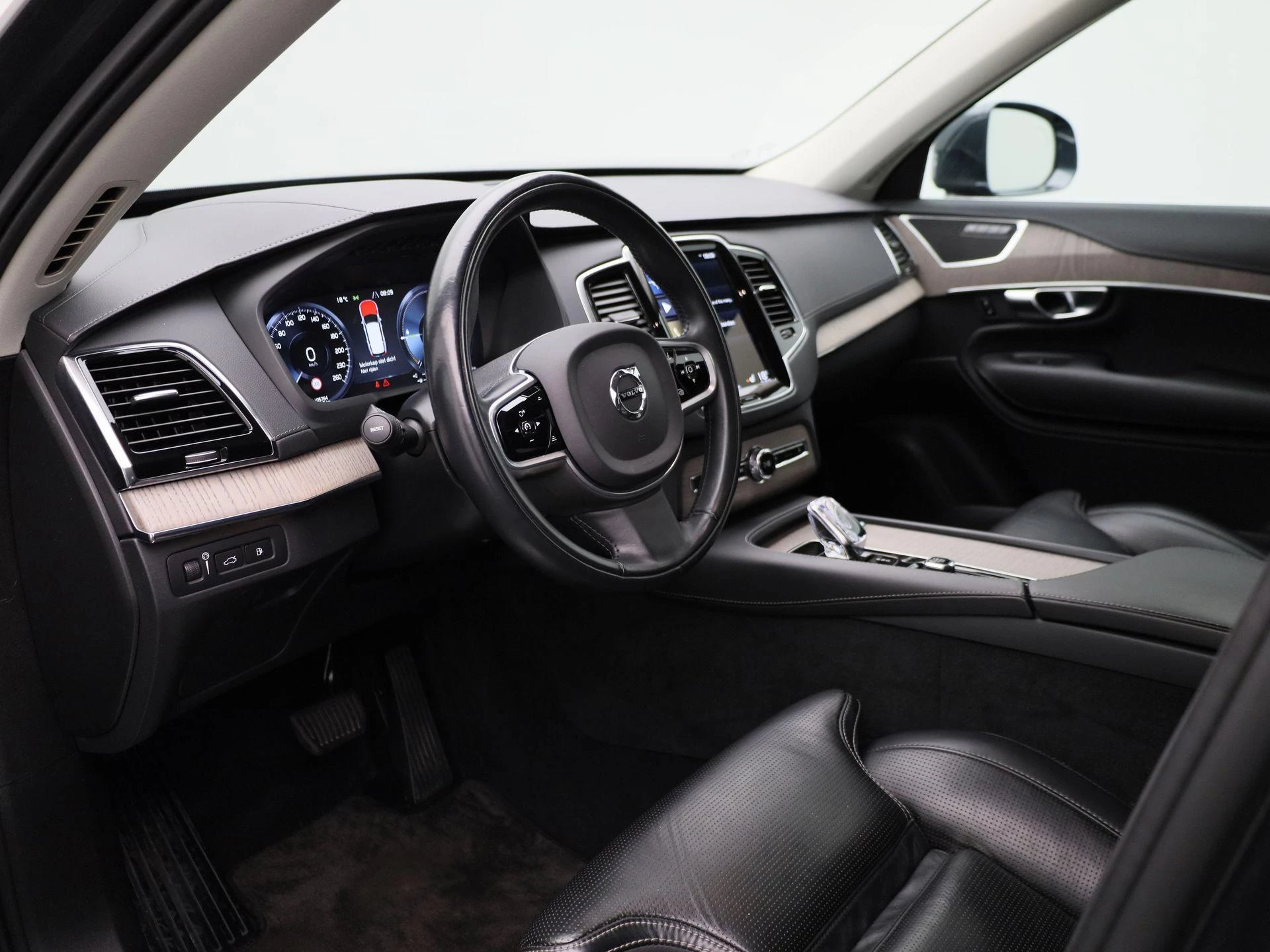 Volvo-XC90-image-29