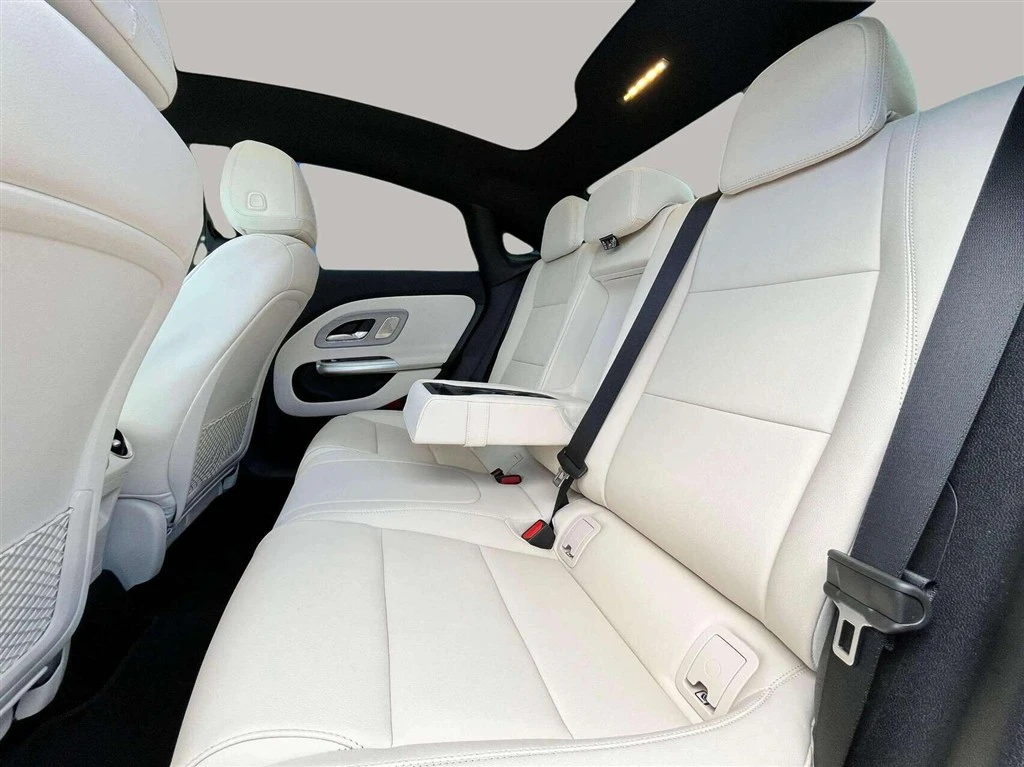 Mercedes-Benz-CLA-image-20
