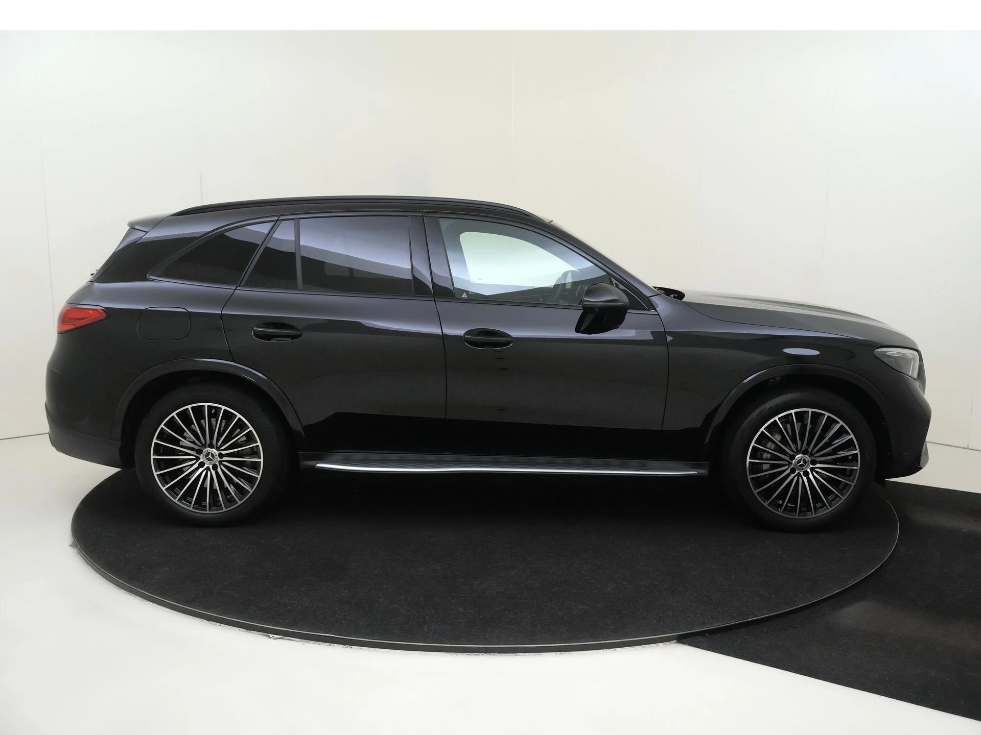 Mercedes-Benz-GLC-image-9