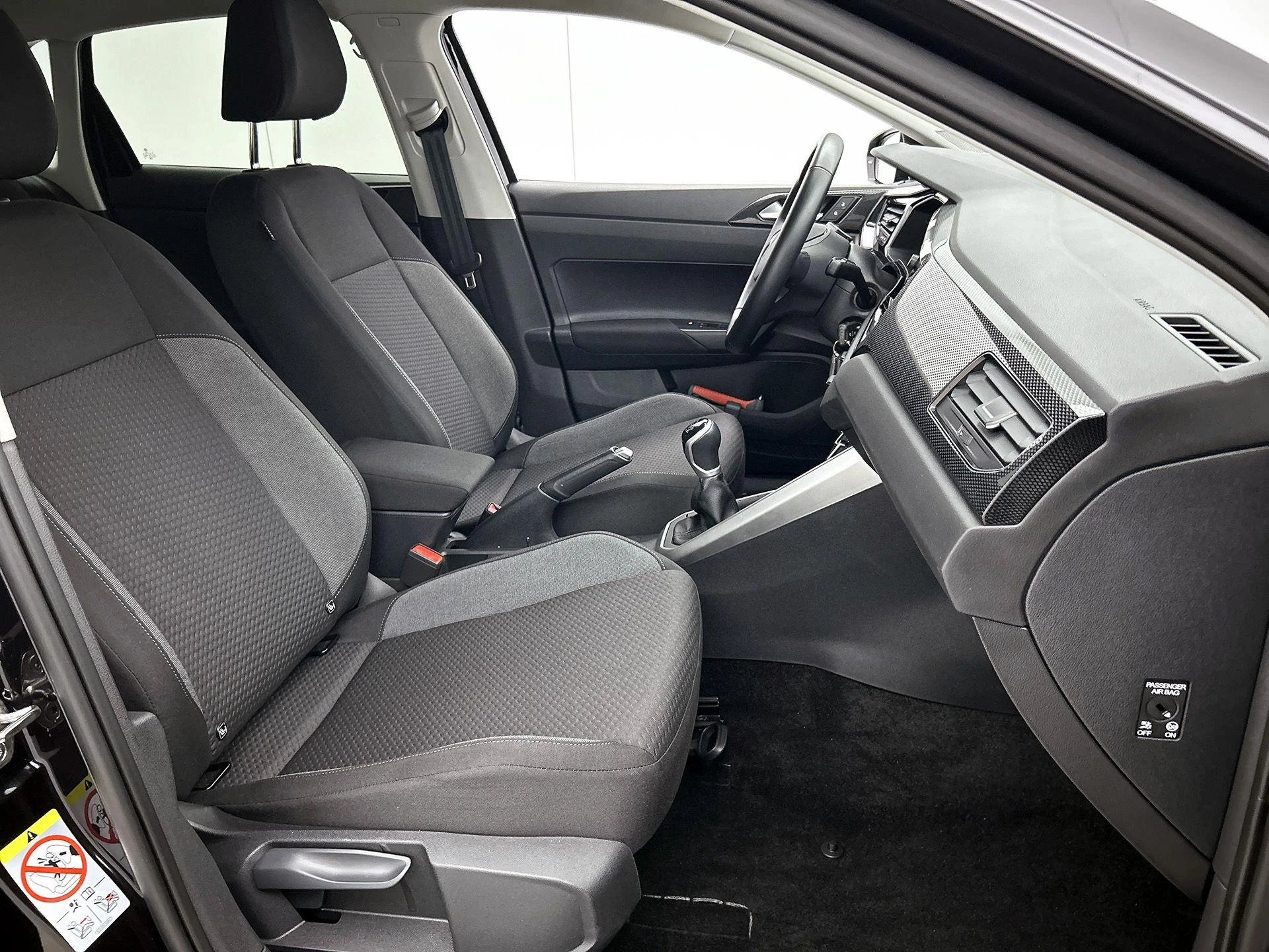 Volkswagen-Polo-image-33