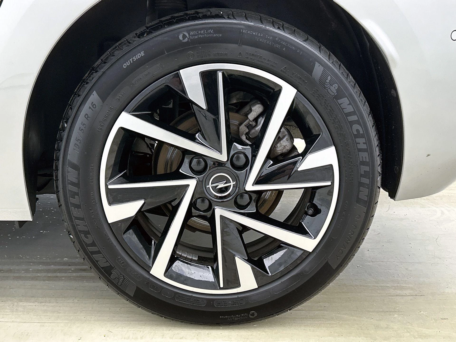 Opel Corsa 1.2 Turbo Hybrid GS