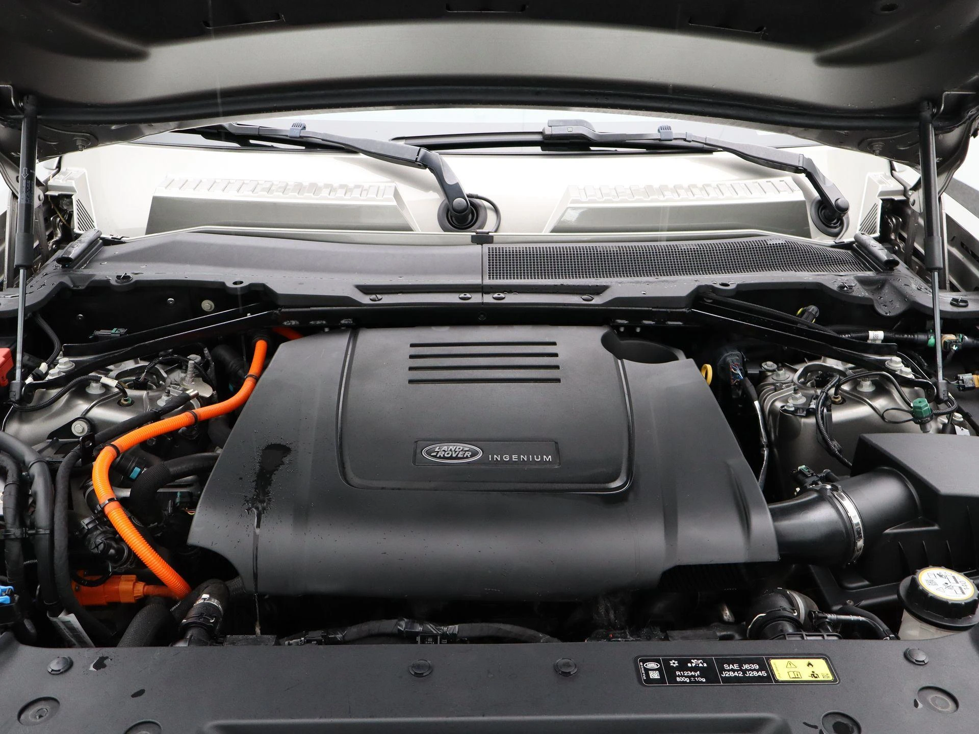 Land Rover-Defender-image-33