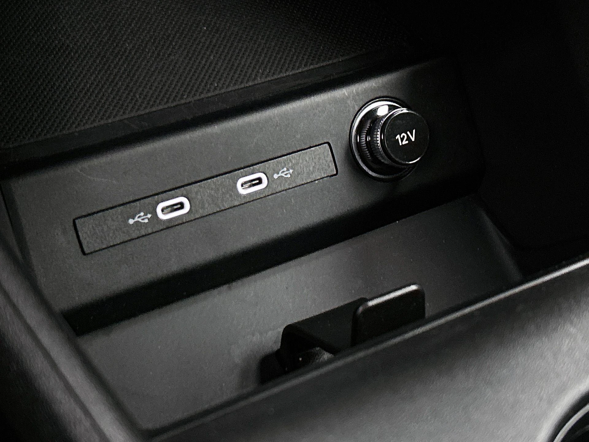 Audi-Q4 e-tron-image-28