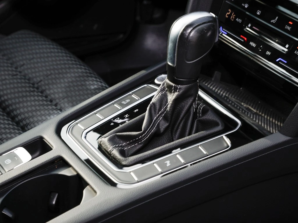 Volkswagen-Passat-image-8