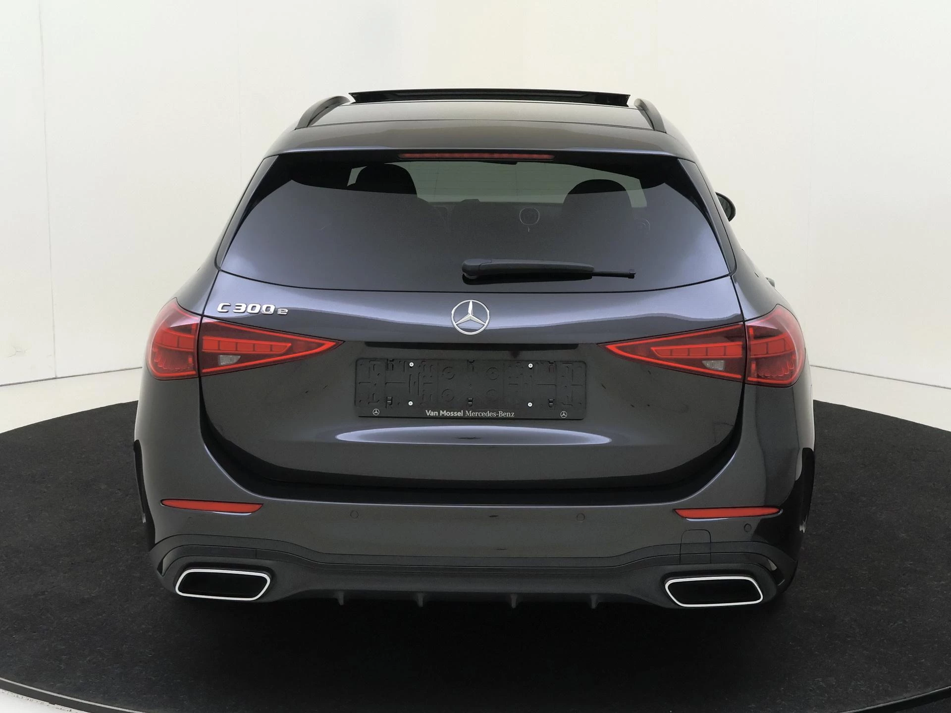 Mercedes-Benz-C-Klasse-image-6