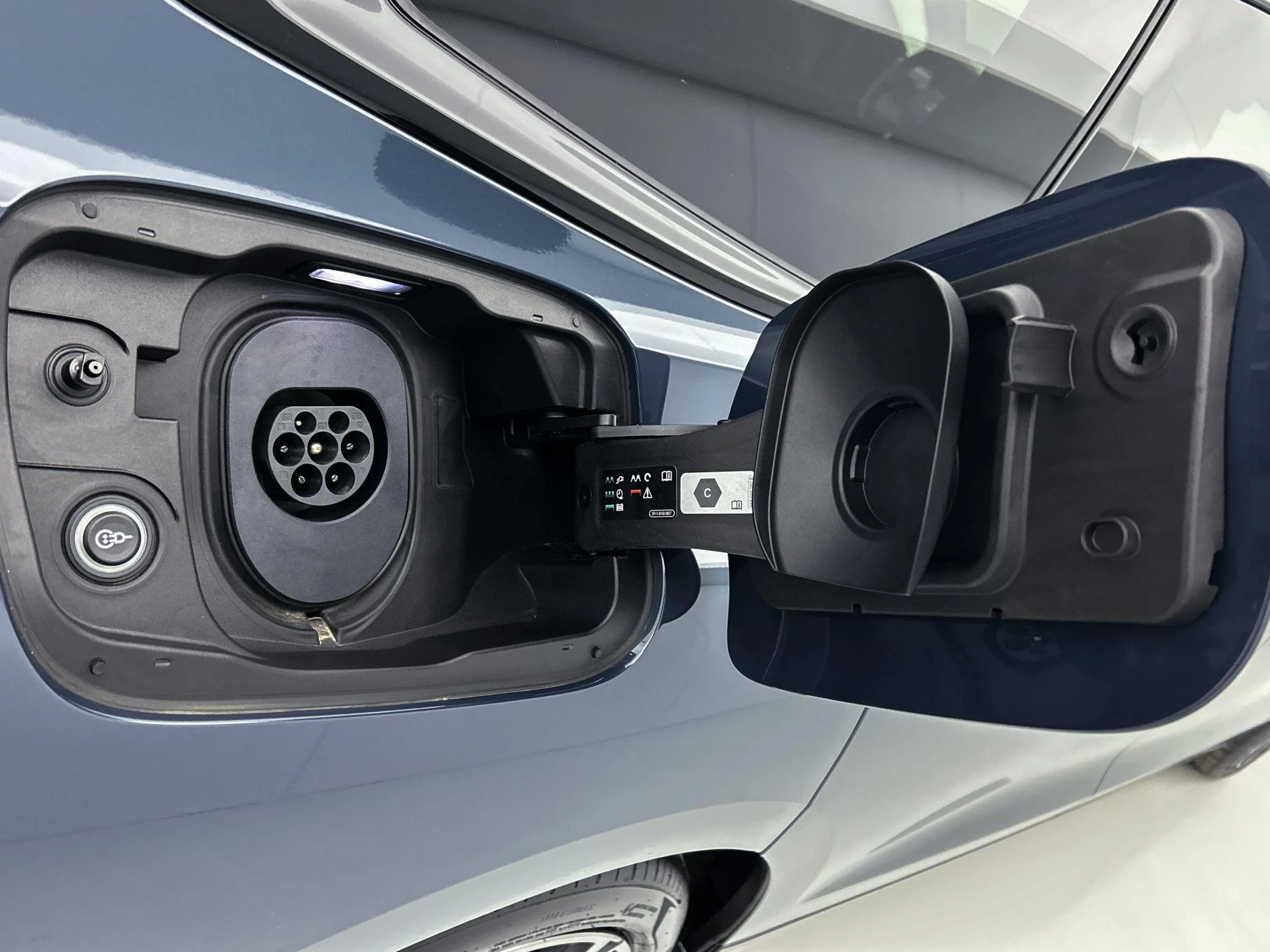 Audi-A6 Sportback e-tron-image-32