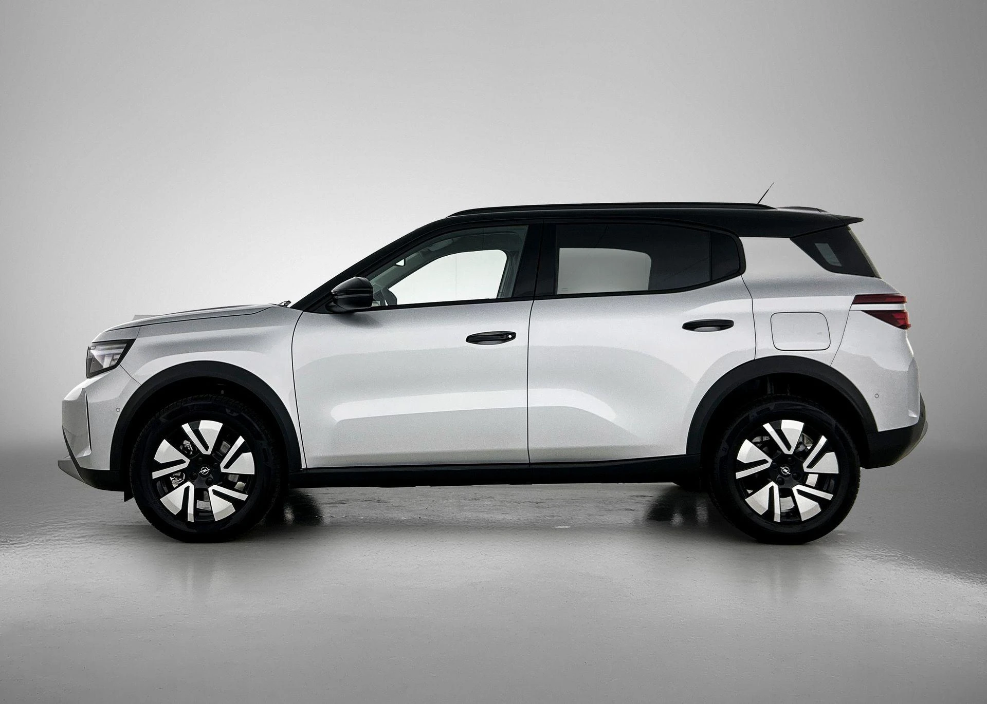 Opel-Frontera-image-1
