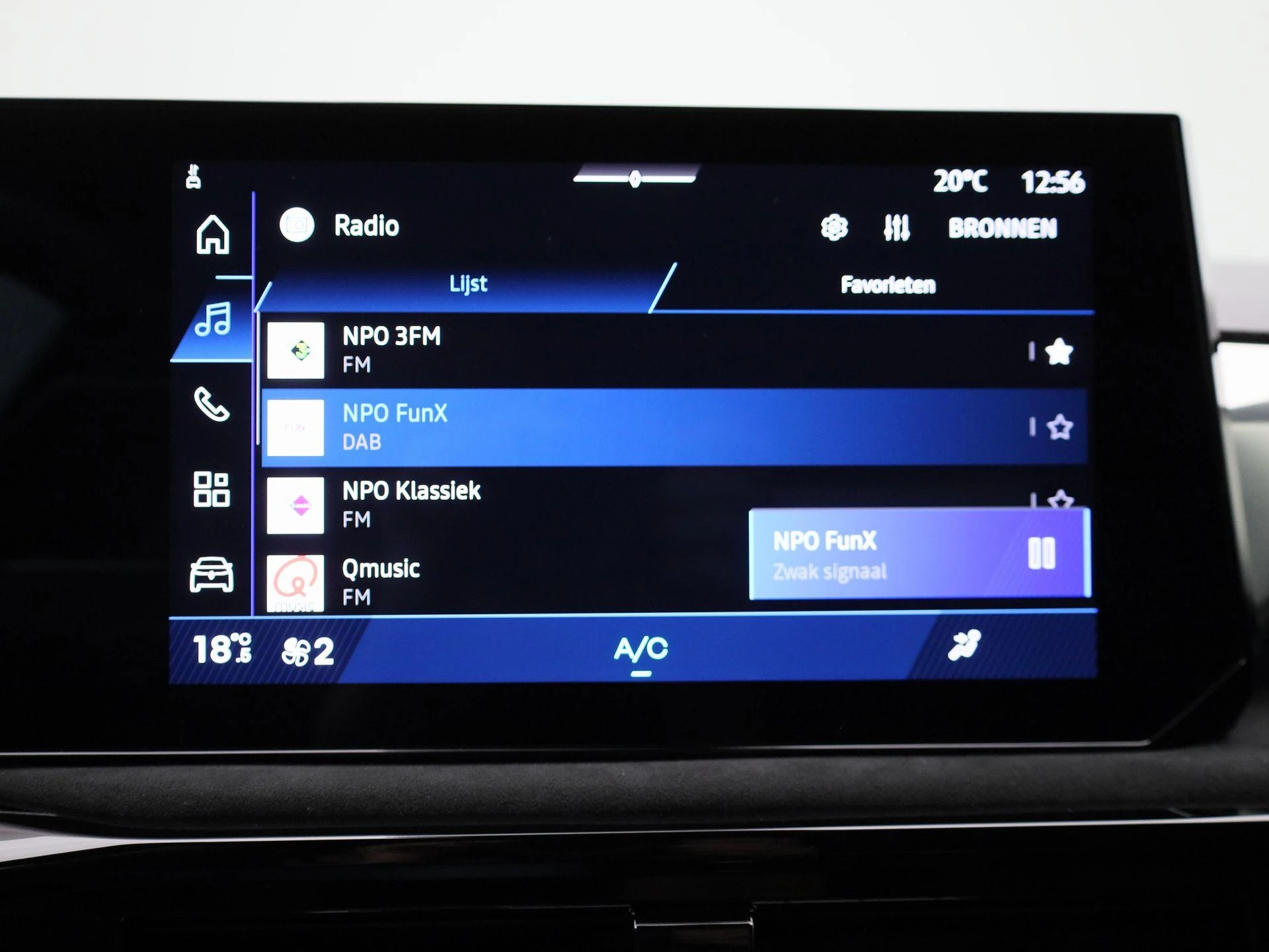 Renault-Clio-image-16