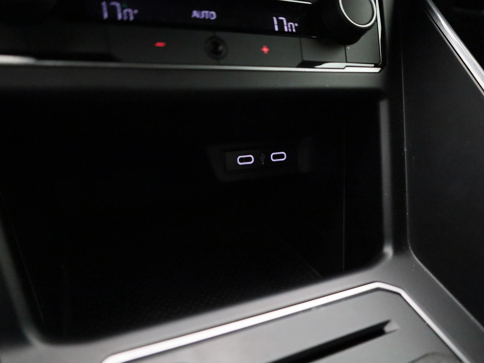 Volkswagen-Polo-image-23