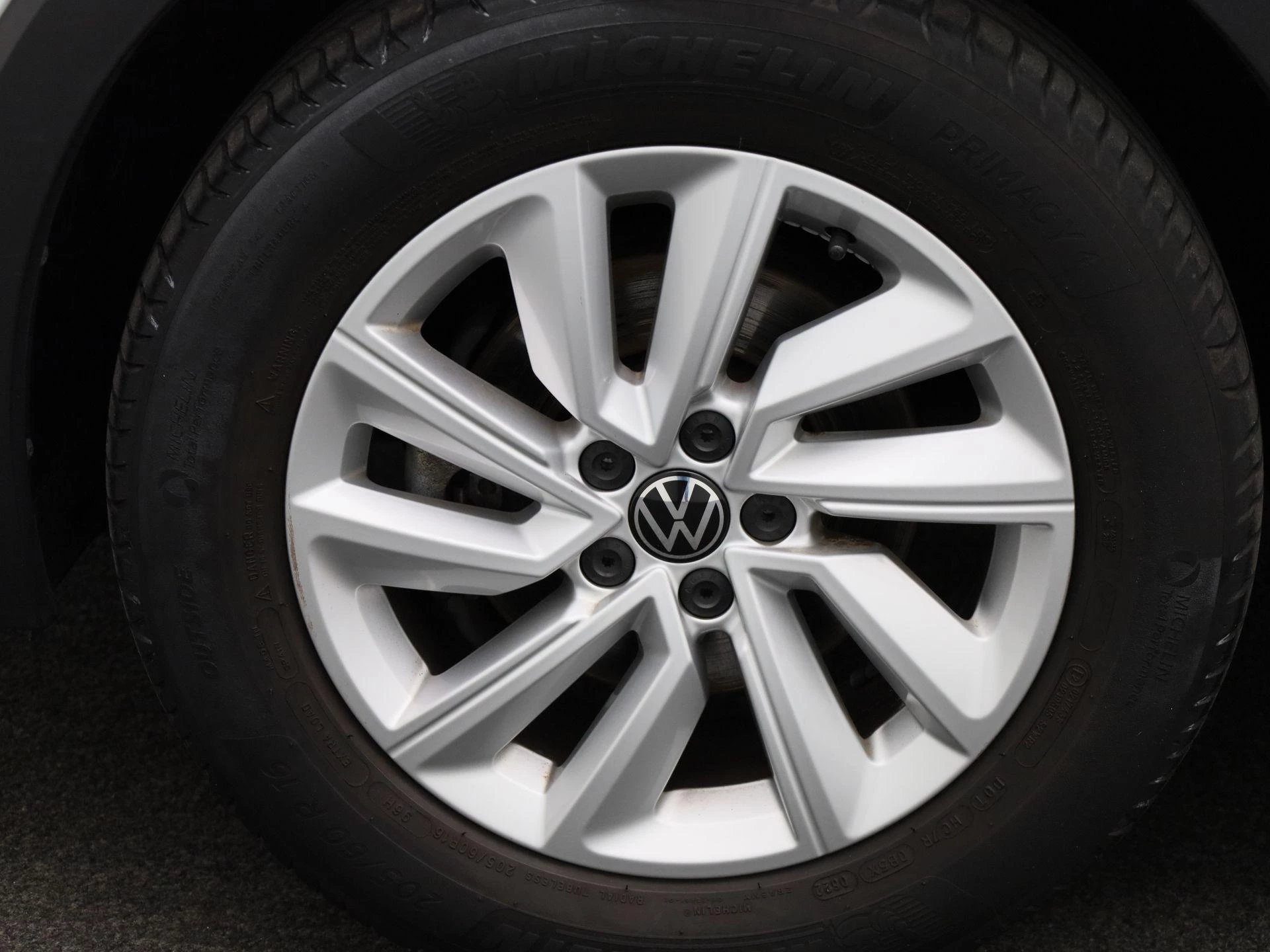 Volkswagen-T-Cross-image-12