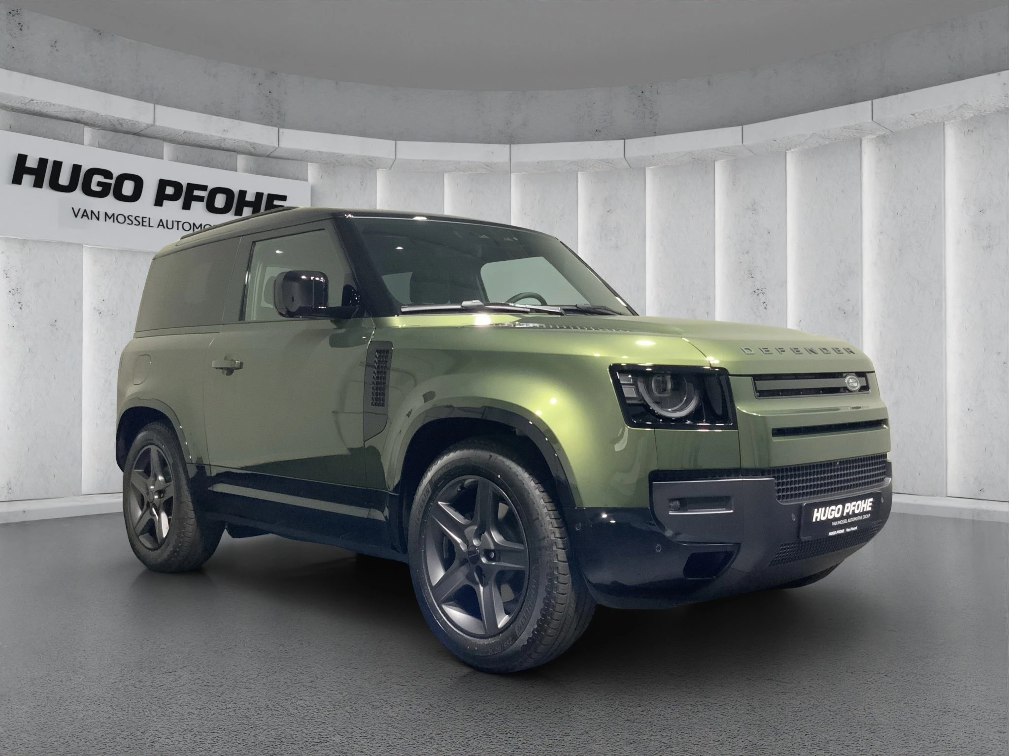 Land Rover Defender 90 X-Dynamic SE D250