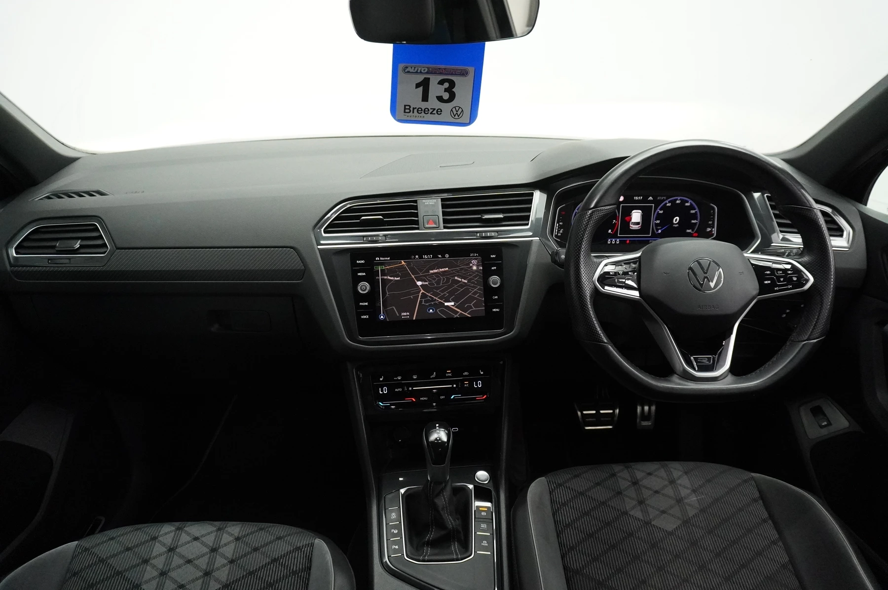 Volkswagen-Tiguan-image-7