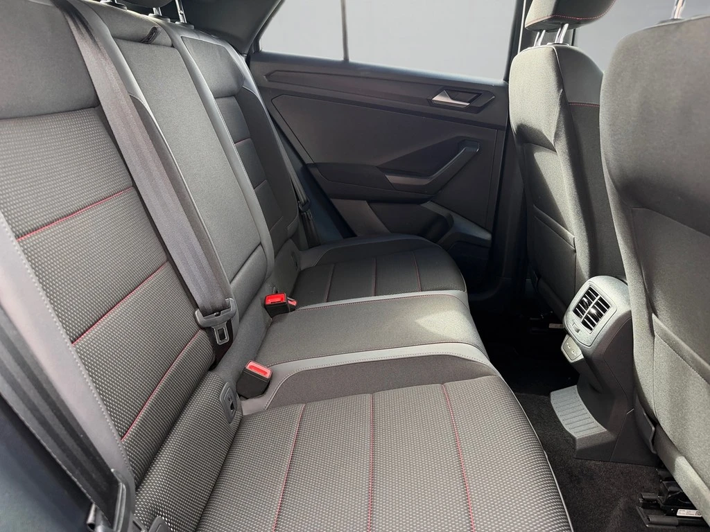Volkswagen-T-Roc-image-10