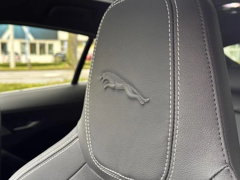 Jaguar I-PACE EV400 SE